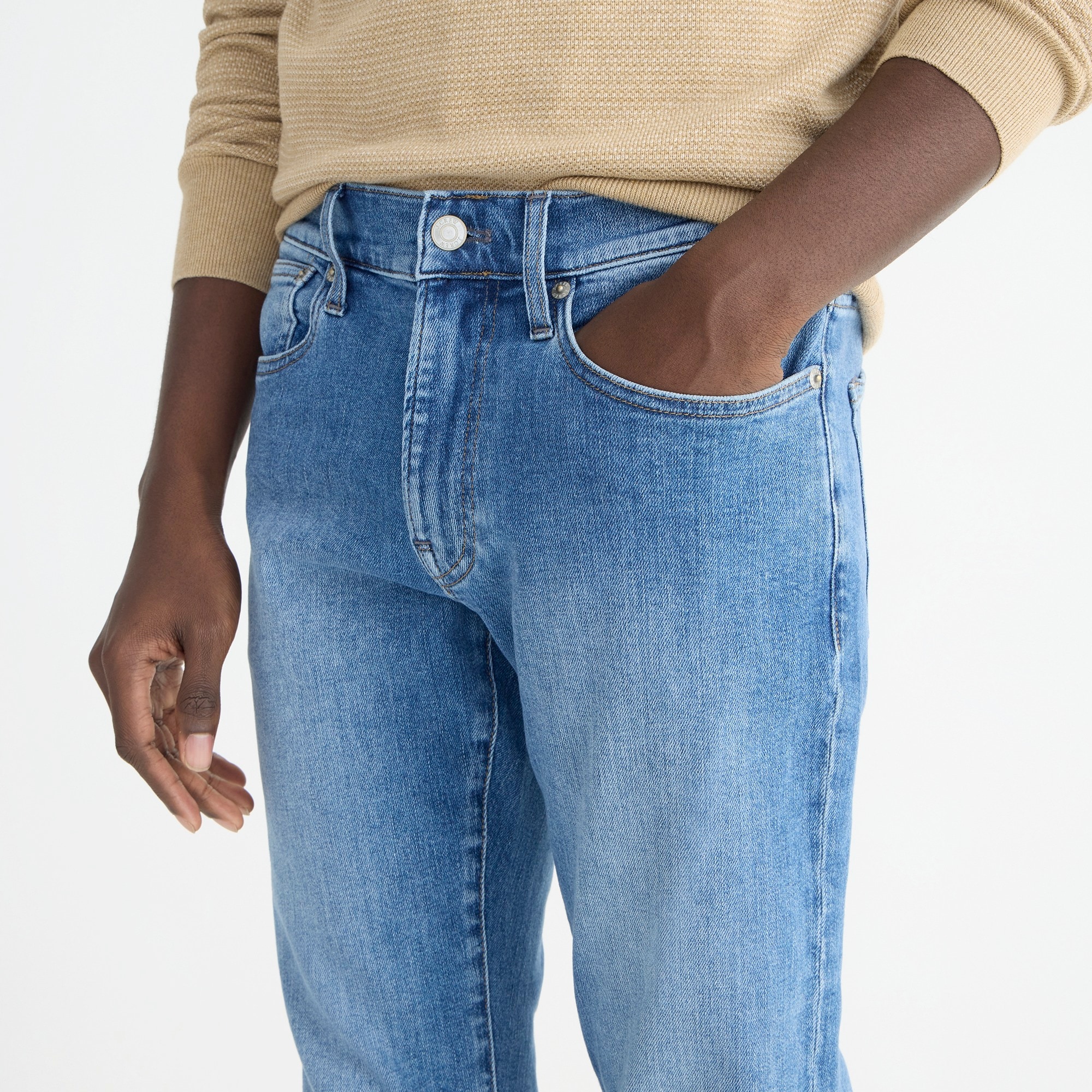 484 Slim-fit stretch jean in medium wash