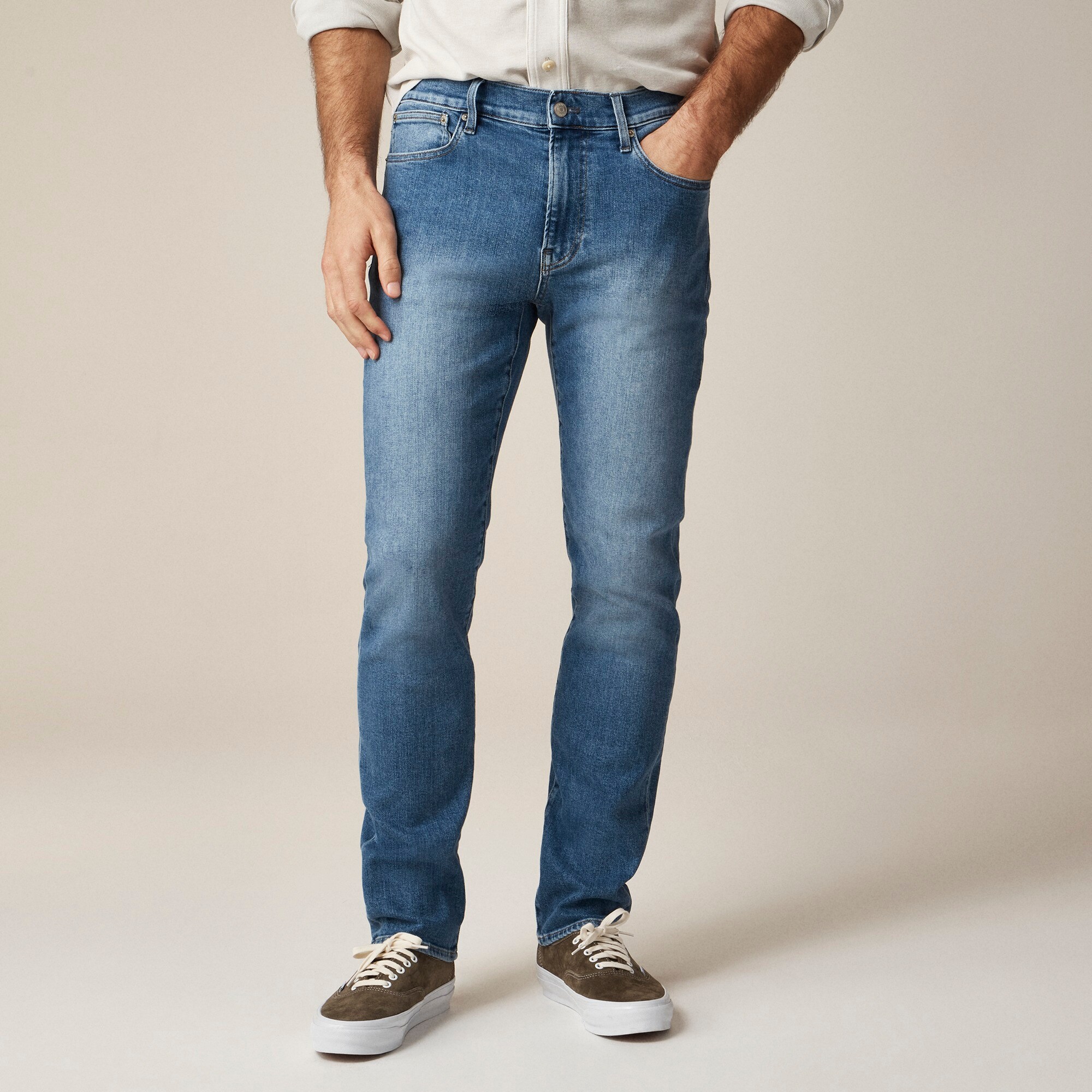 mens 770&trade; Straight-fit stretch jean in medium wash