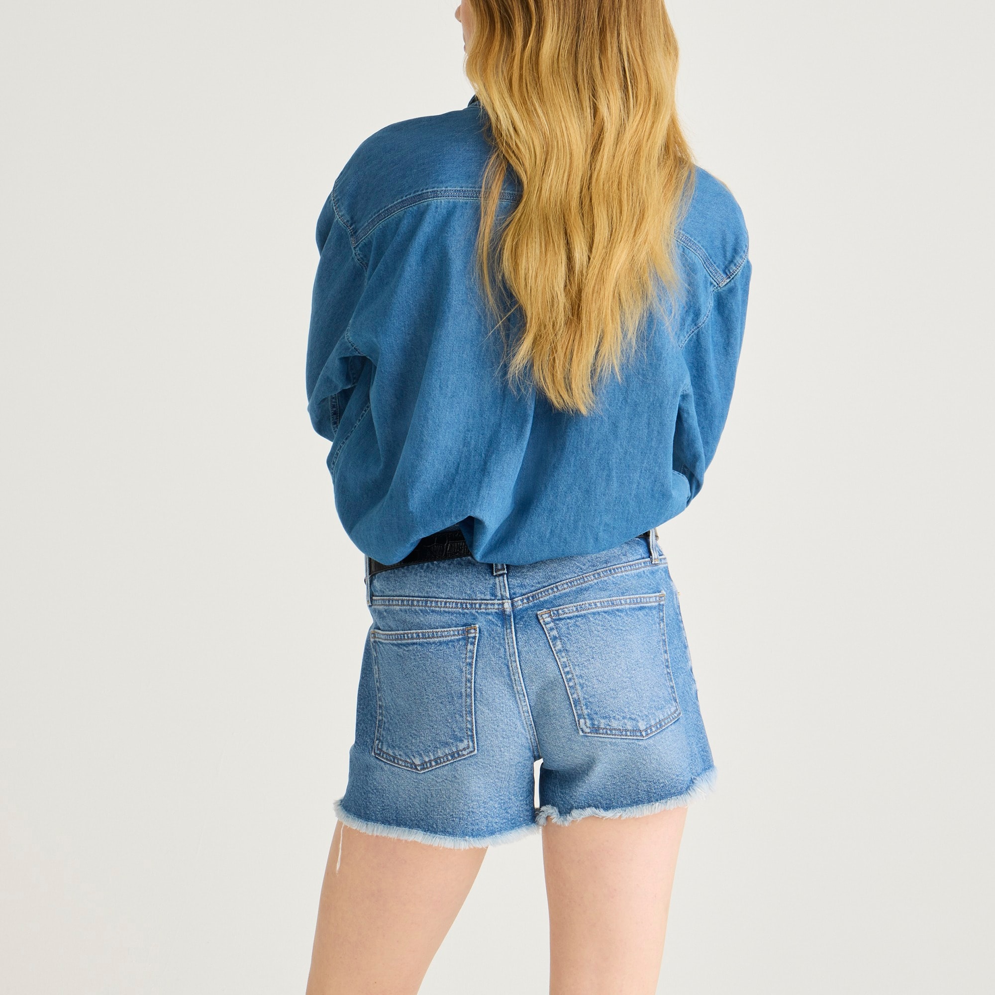 Mid-rise denim short in Lakeshore wash