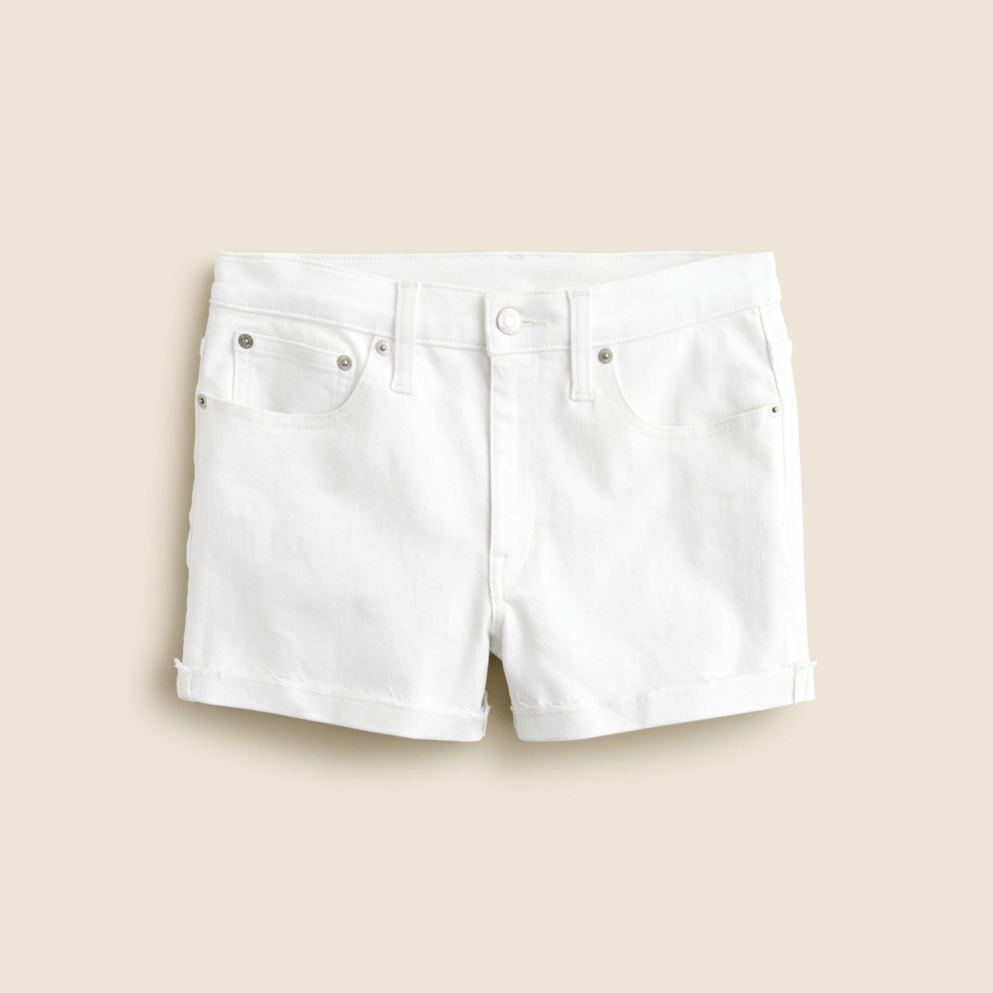 Mid-rise denim short in white