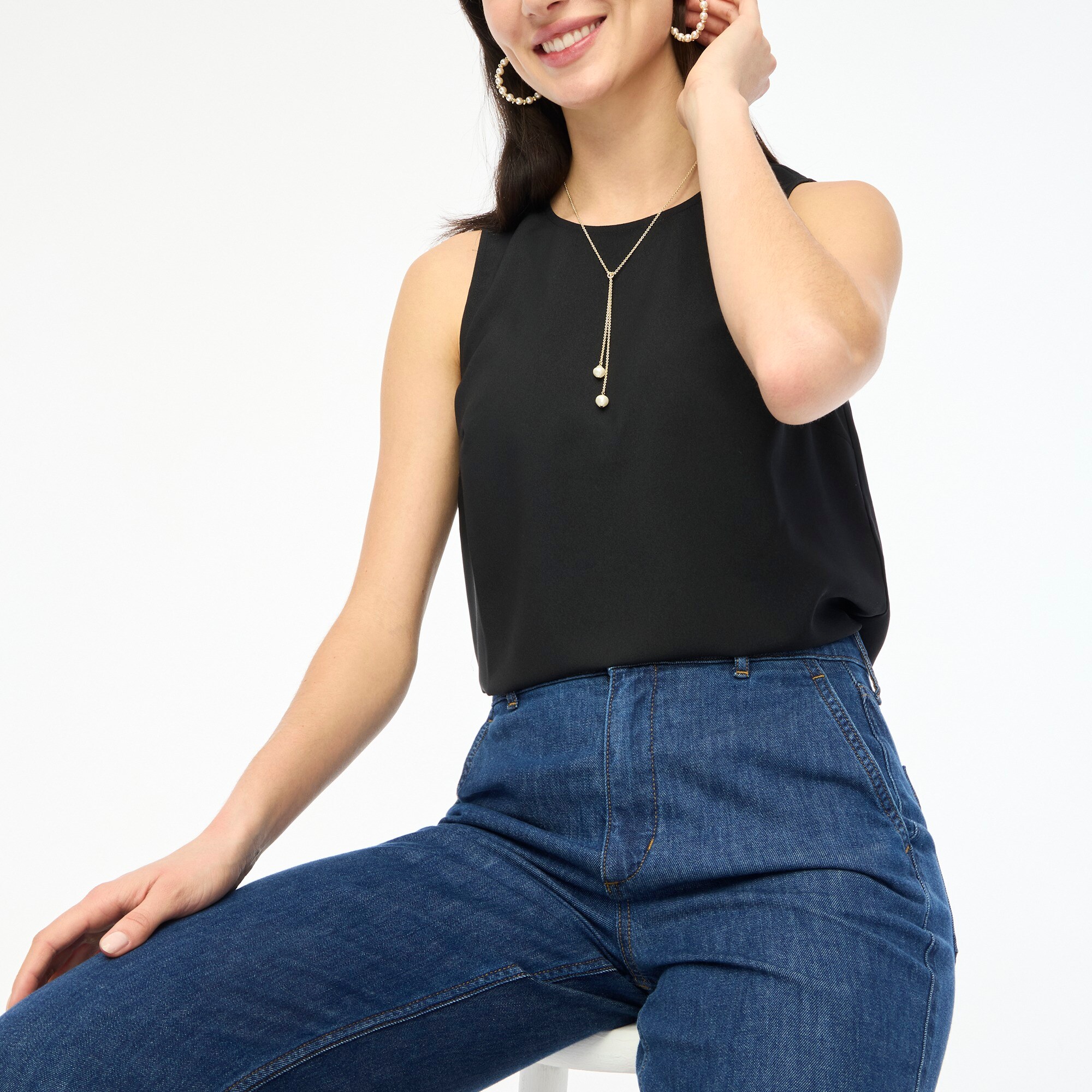 Sleeveless button-back shell