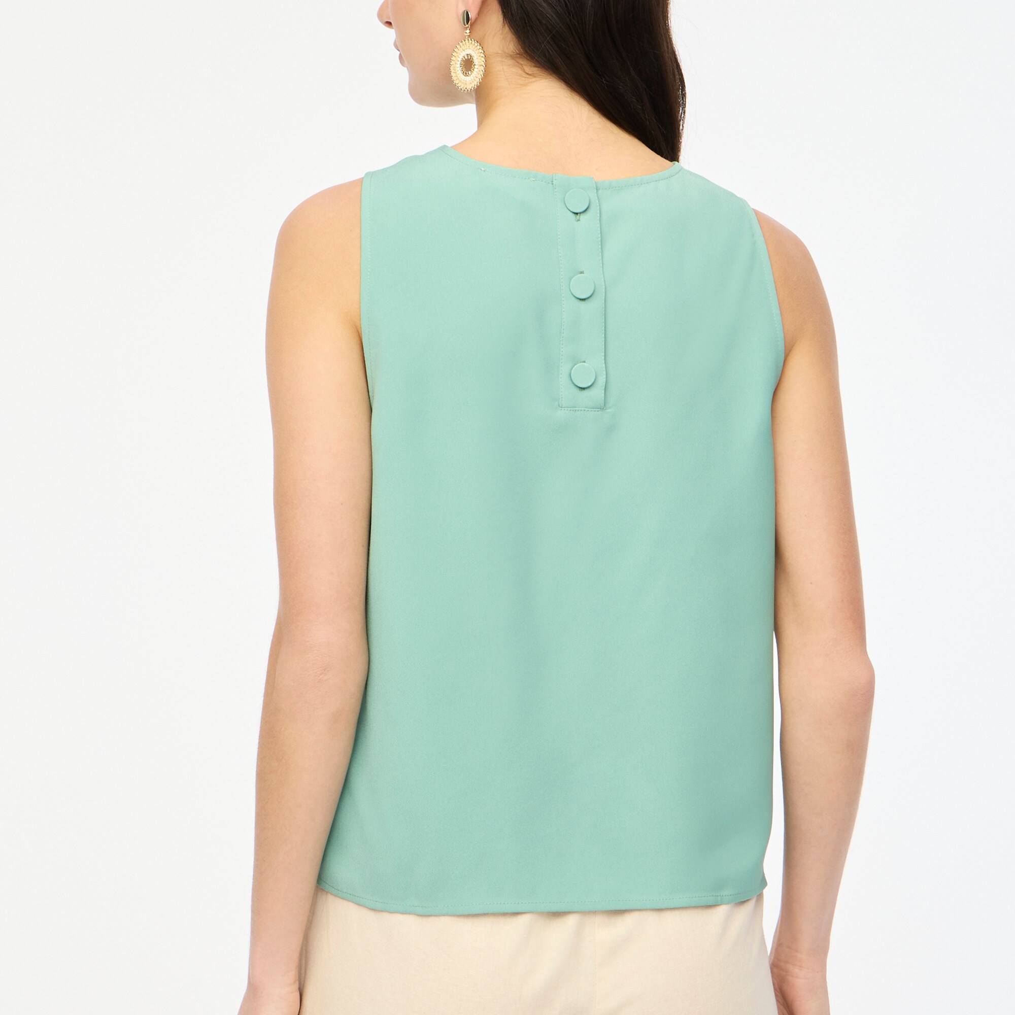 Sleeveless button-back shell
