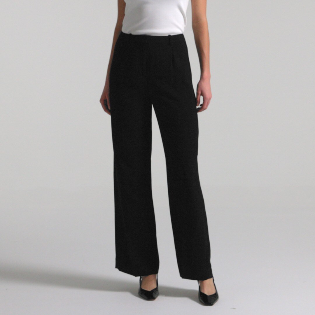 Wide-leg Essential pant in city crepe