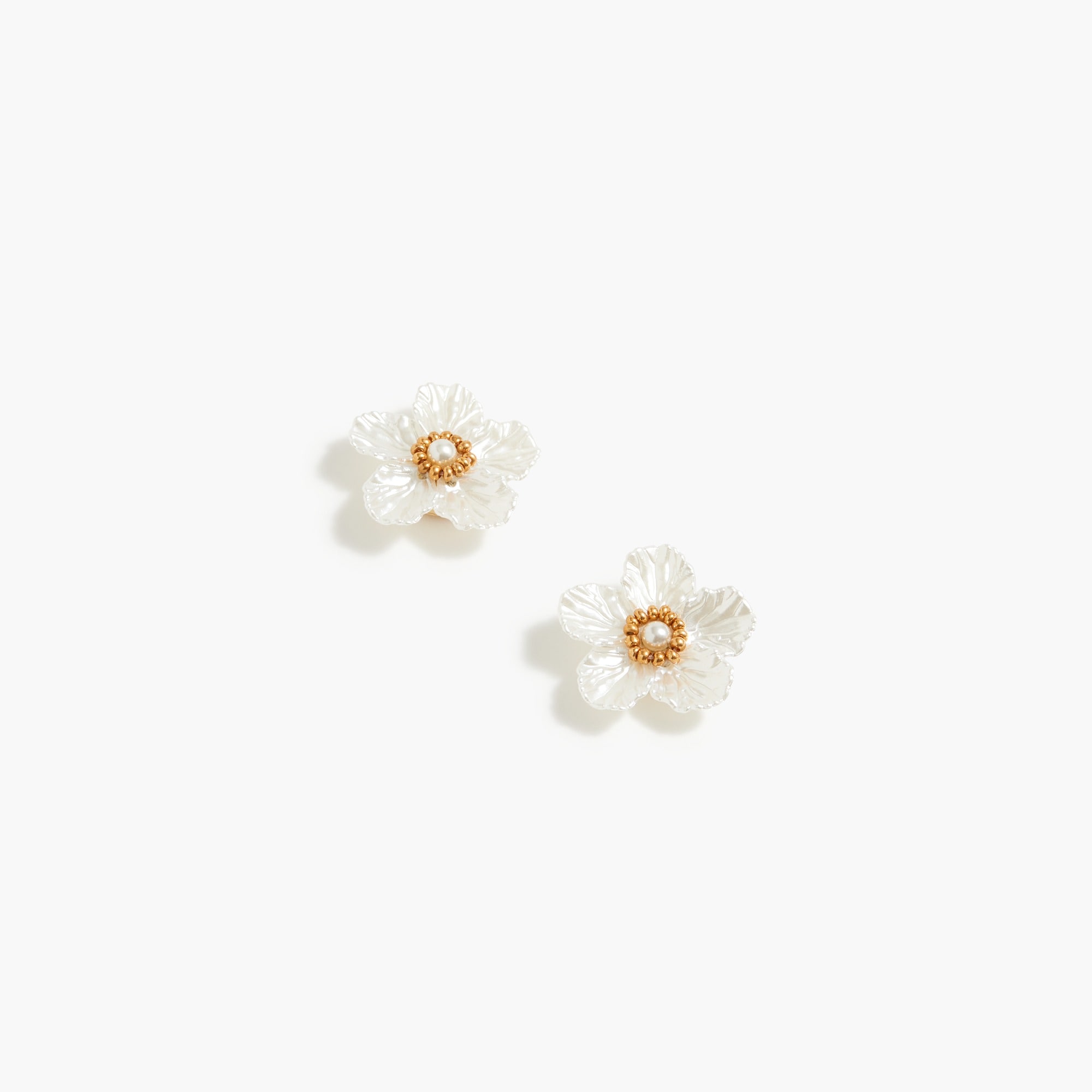Pearl flower stud earrings