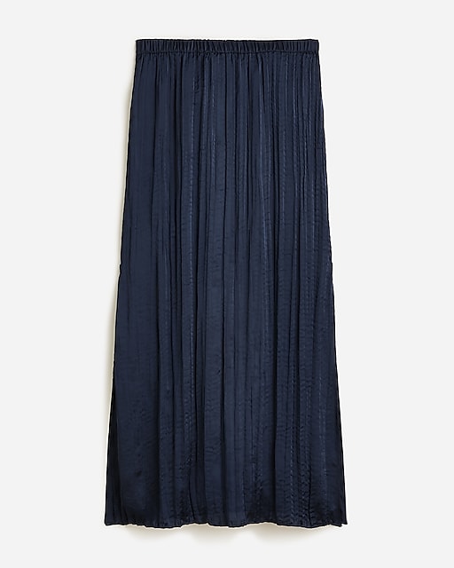  Side-slit skirt in crinkle satin
