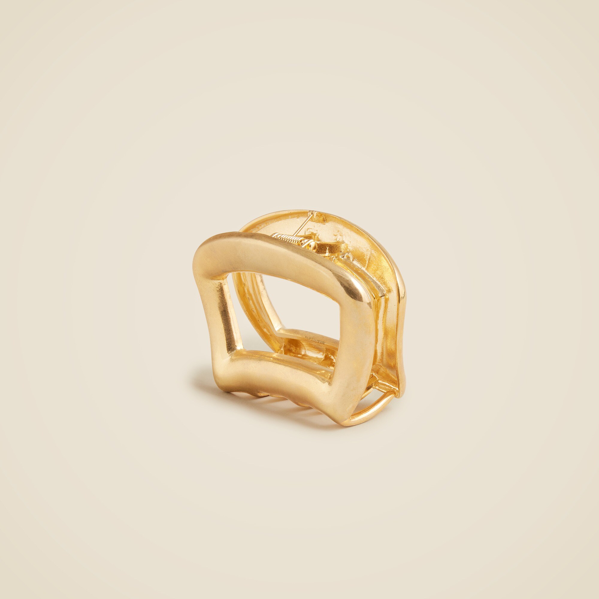 Metallic claw hair clip