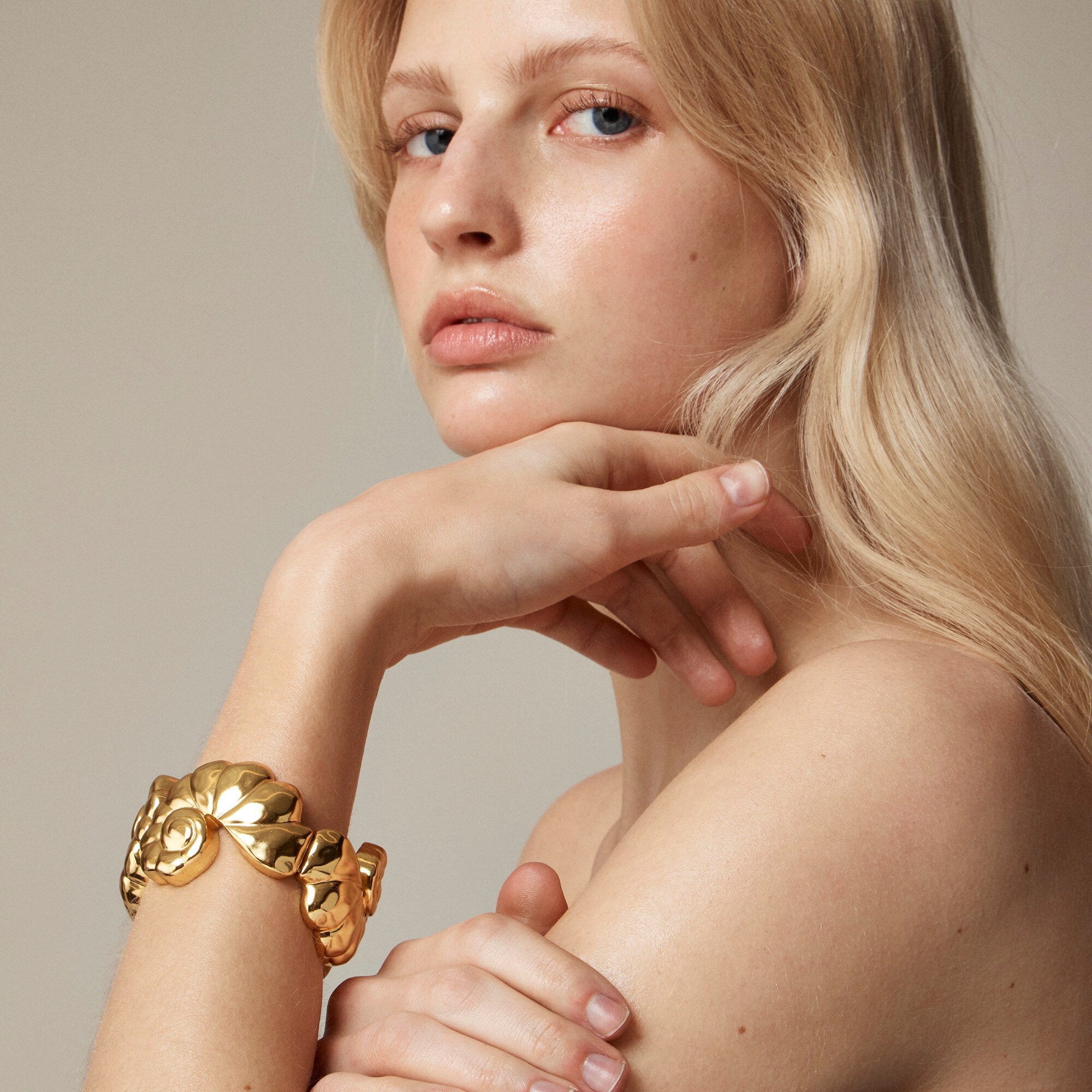 womens Stretch shell cuff bracelet