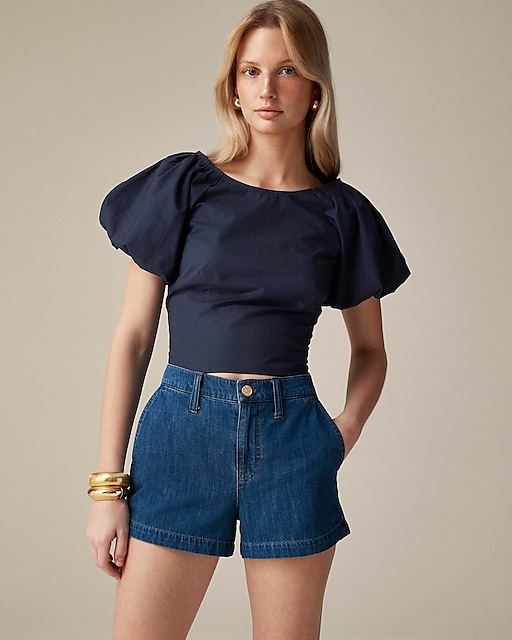  Fitted puff-sleeve top