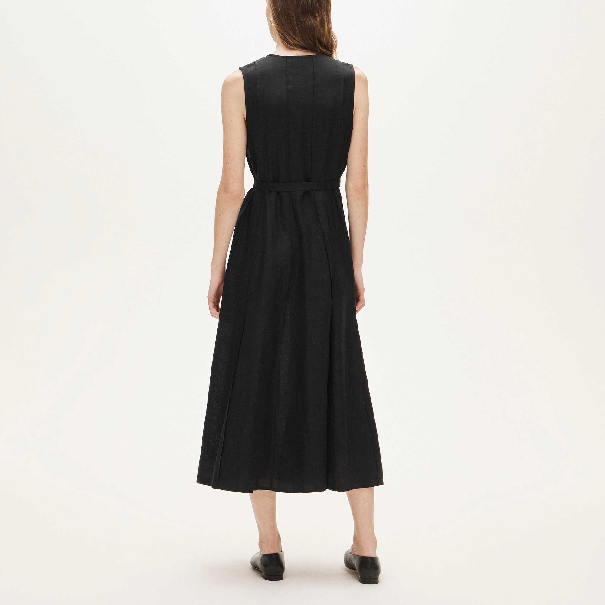 Seamed linen dress with removable belt