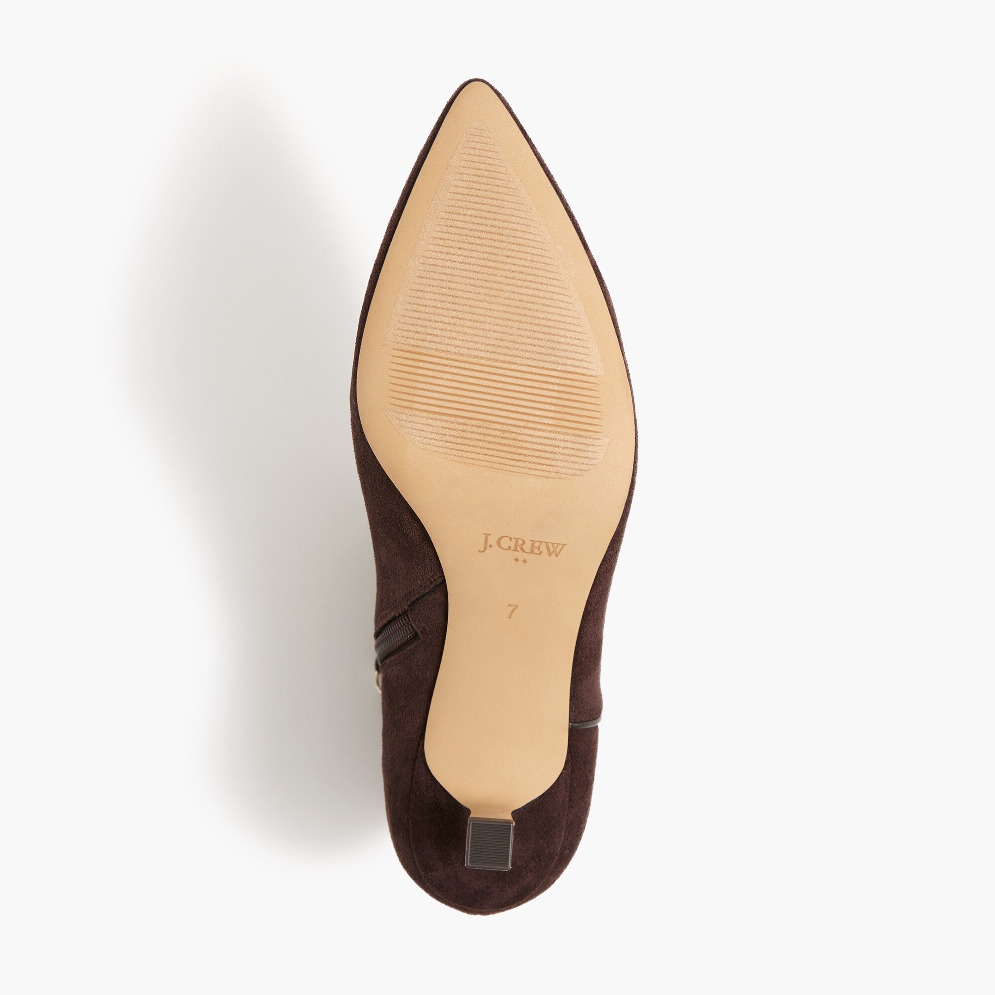 Pointy-toe boots