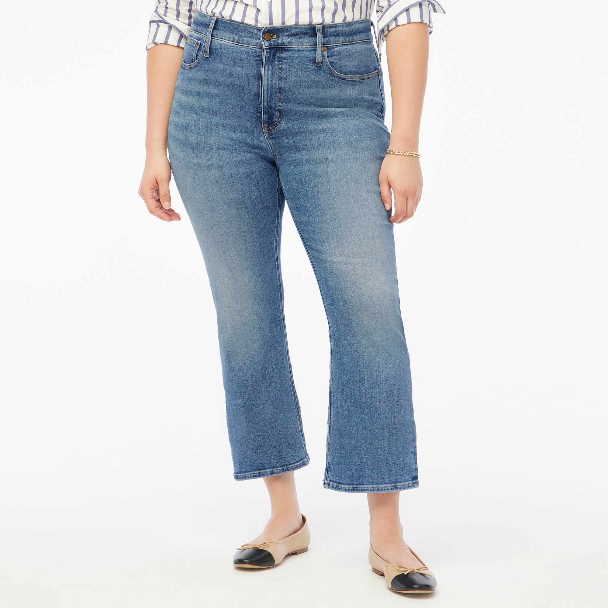 Petite flare crop jean in all-day stretch