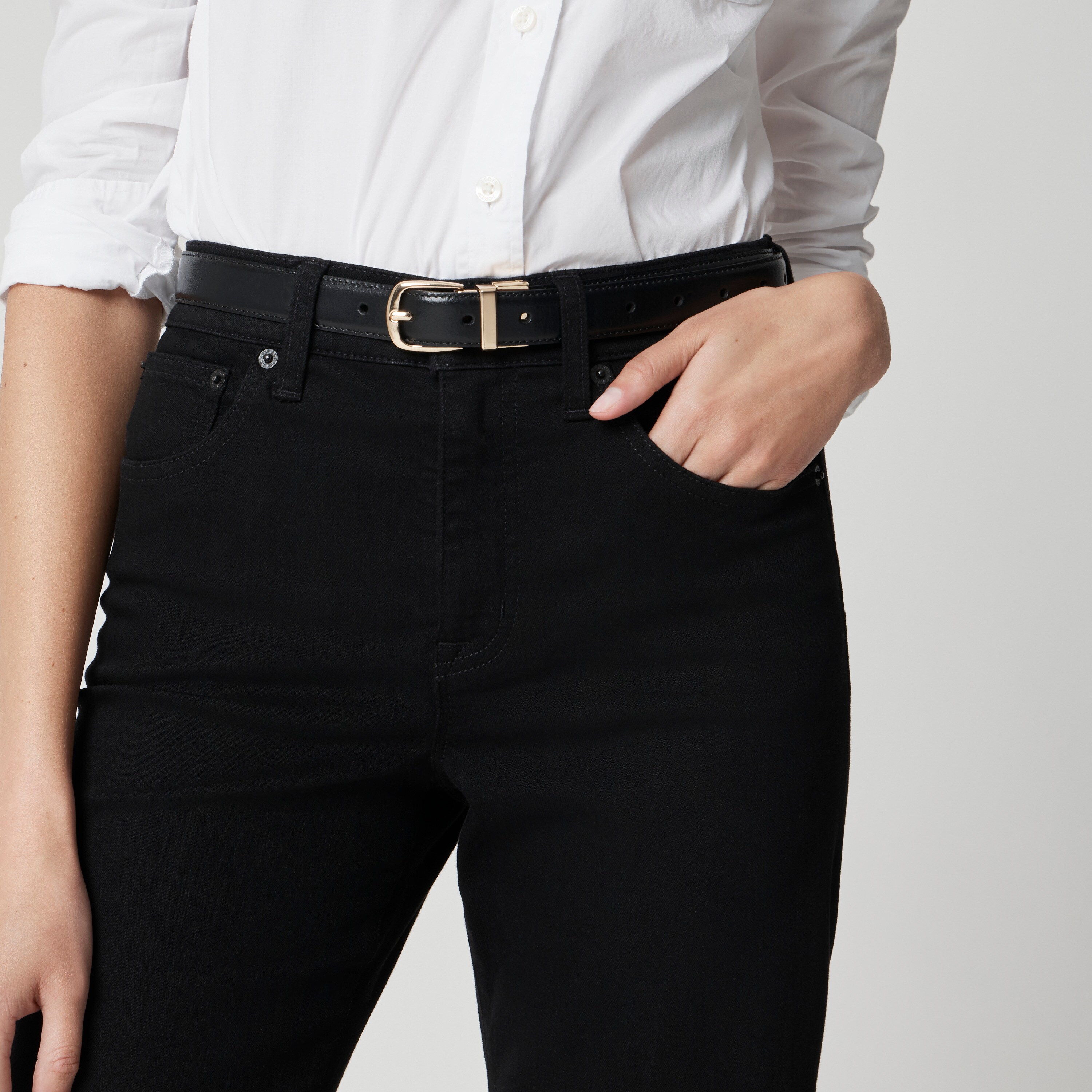 Cropped wide-leg black jean in all-day stretch