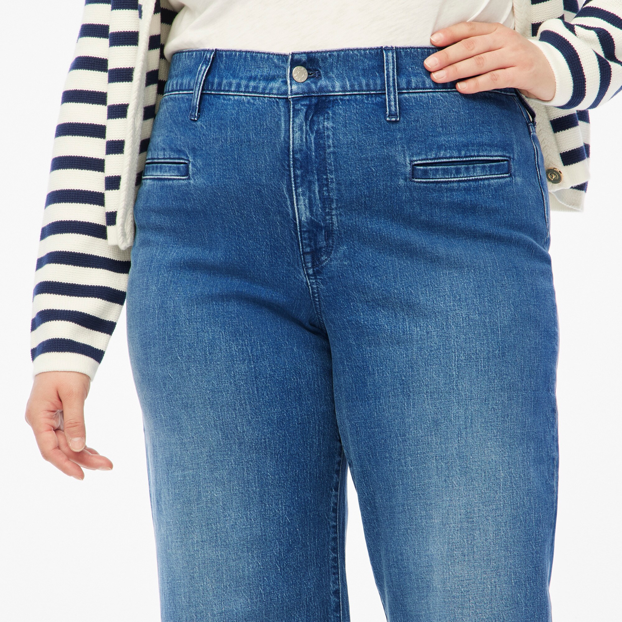 Wide-leg cropped jean with welt pockets in all-day stretch