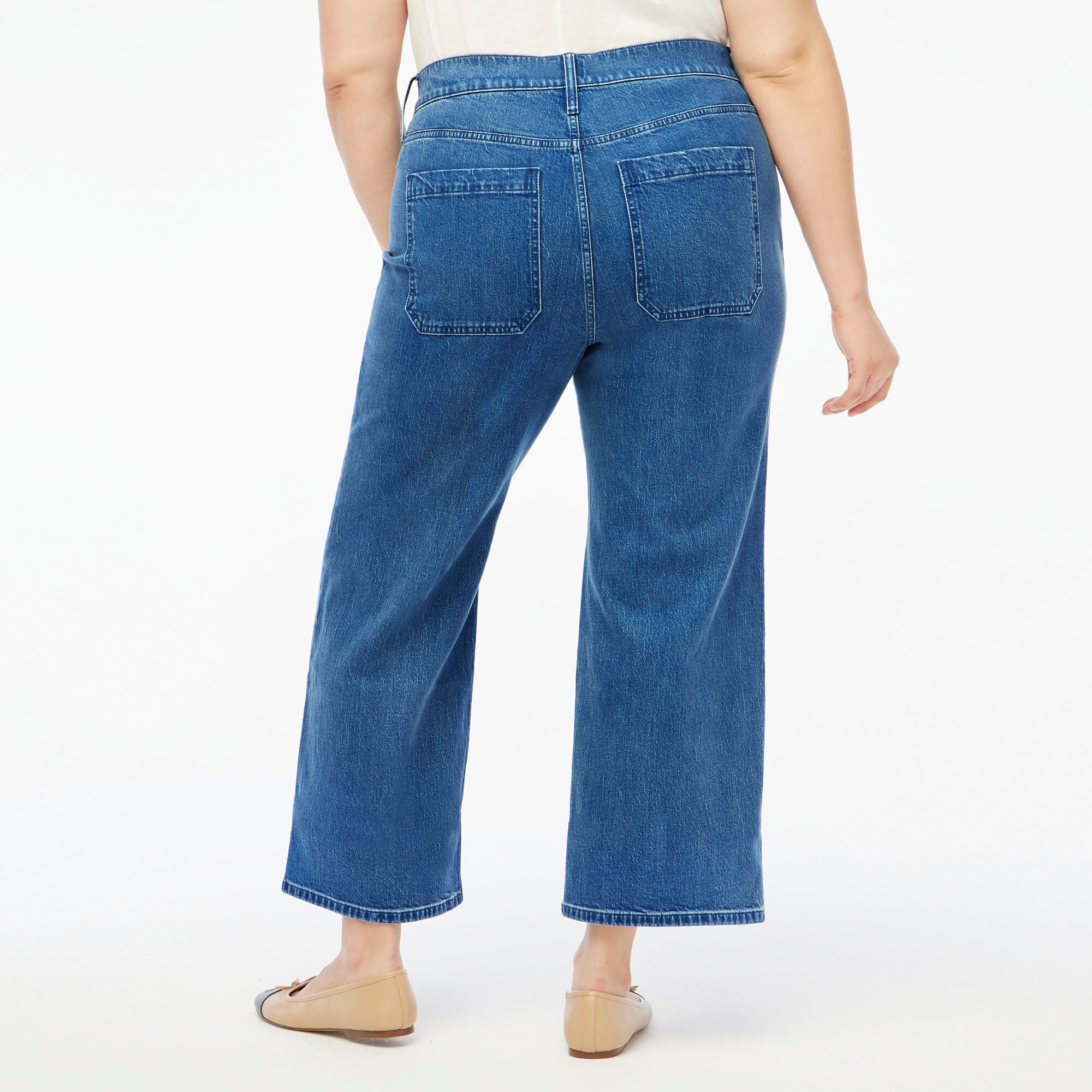 Wide-leg cropped jean with welt pockets in all-day stretch