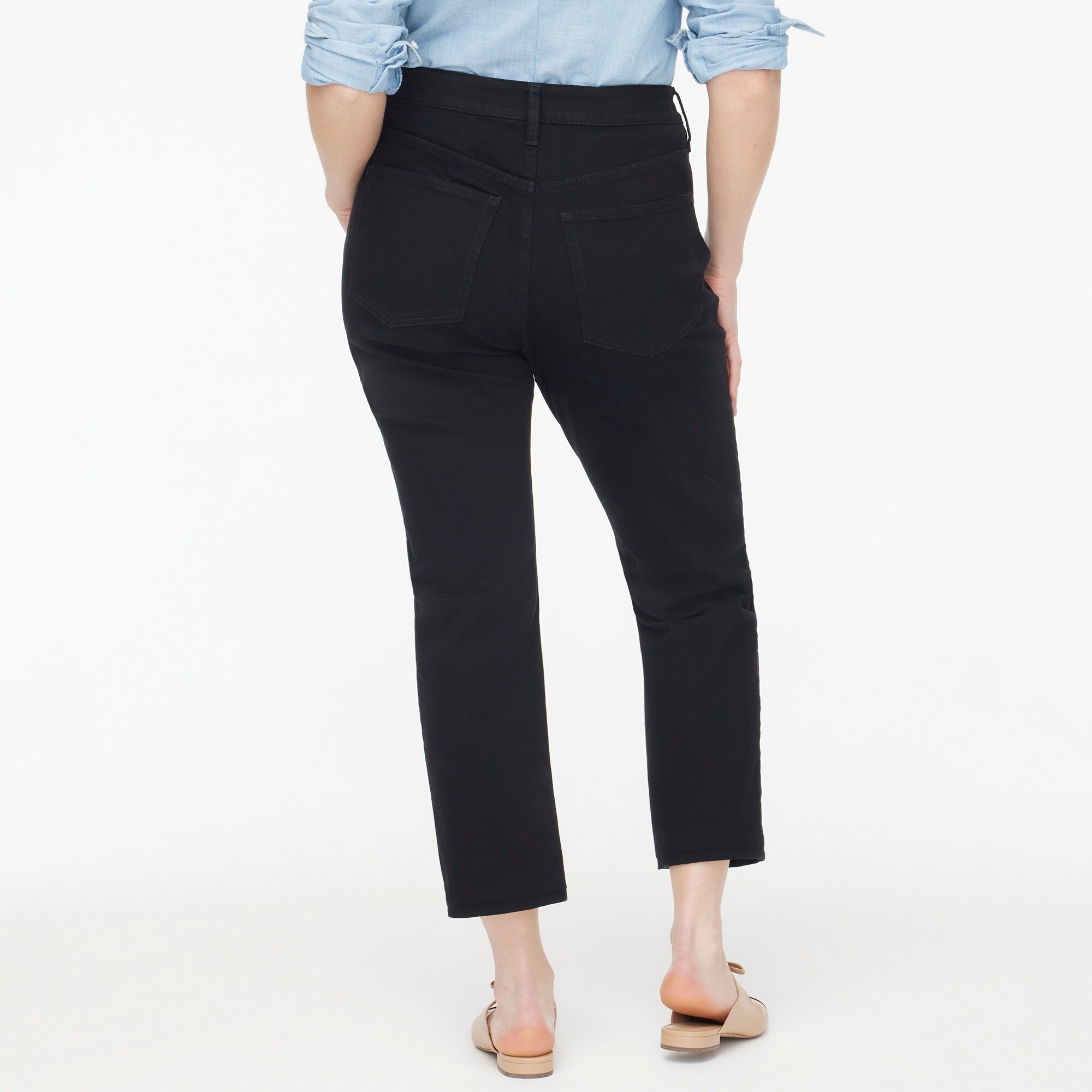 Curvy essential straight black jean in all-day stretch