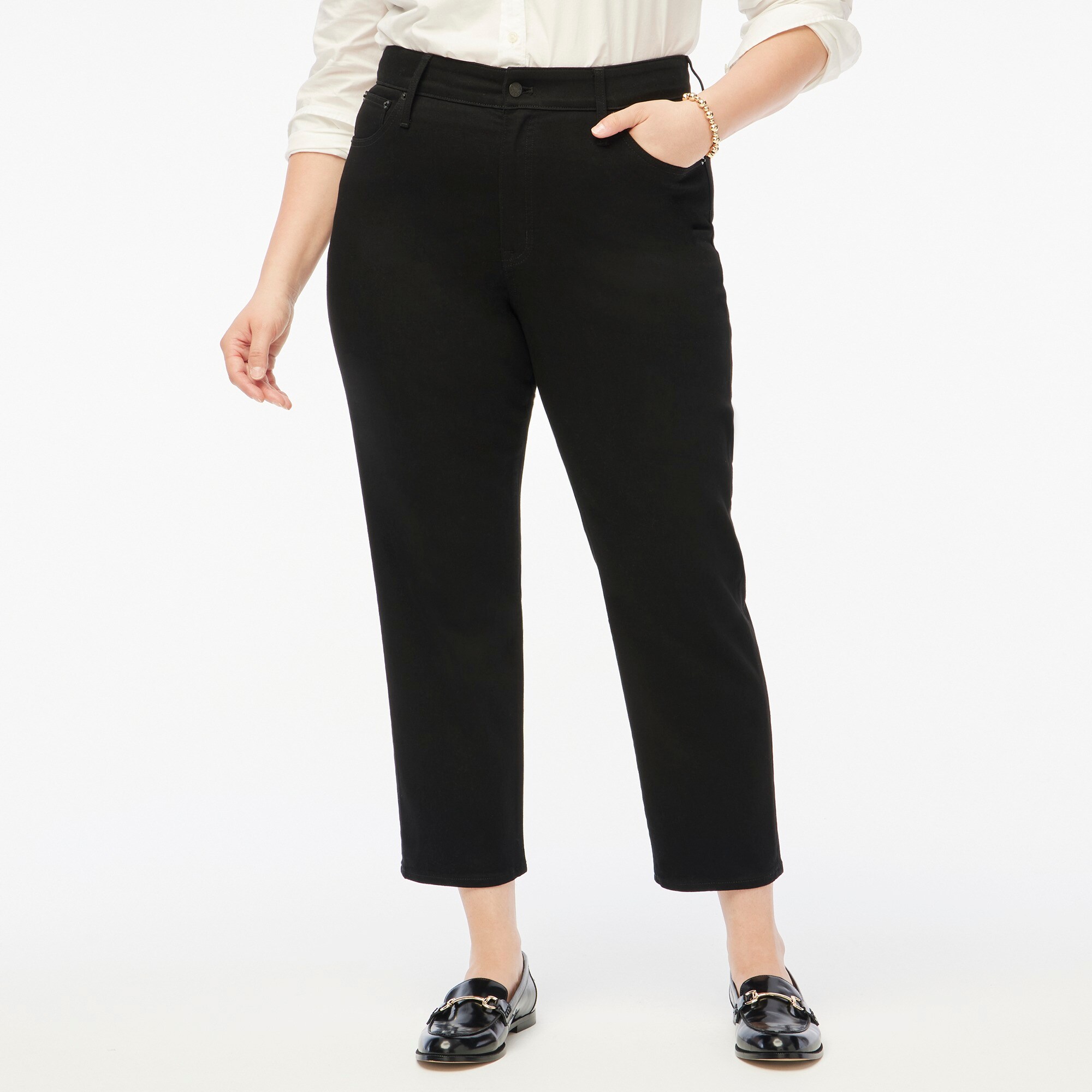 Curvy essential straight black jean in all-day stretch