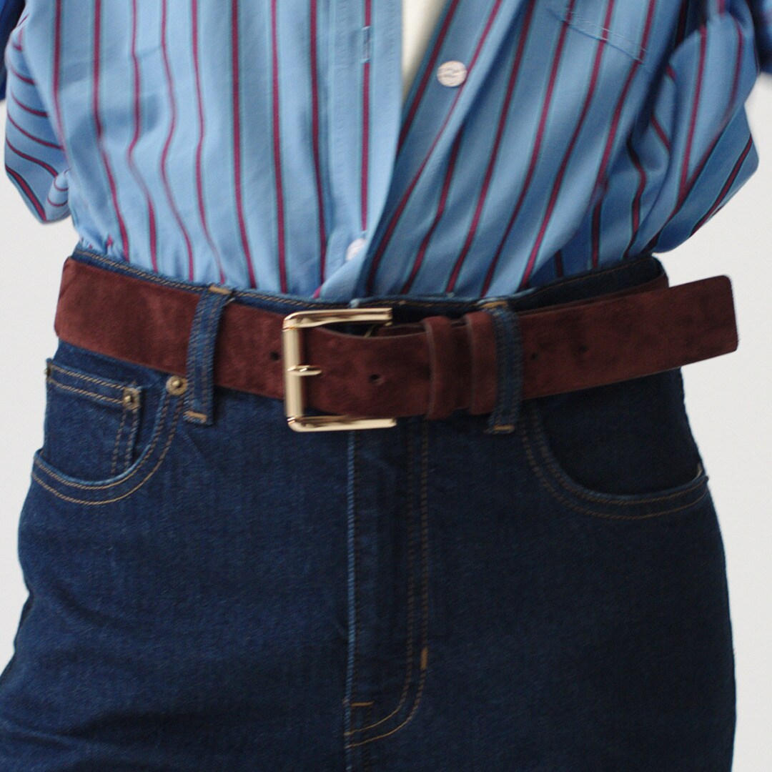 Suede roller-buckle belt
