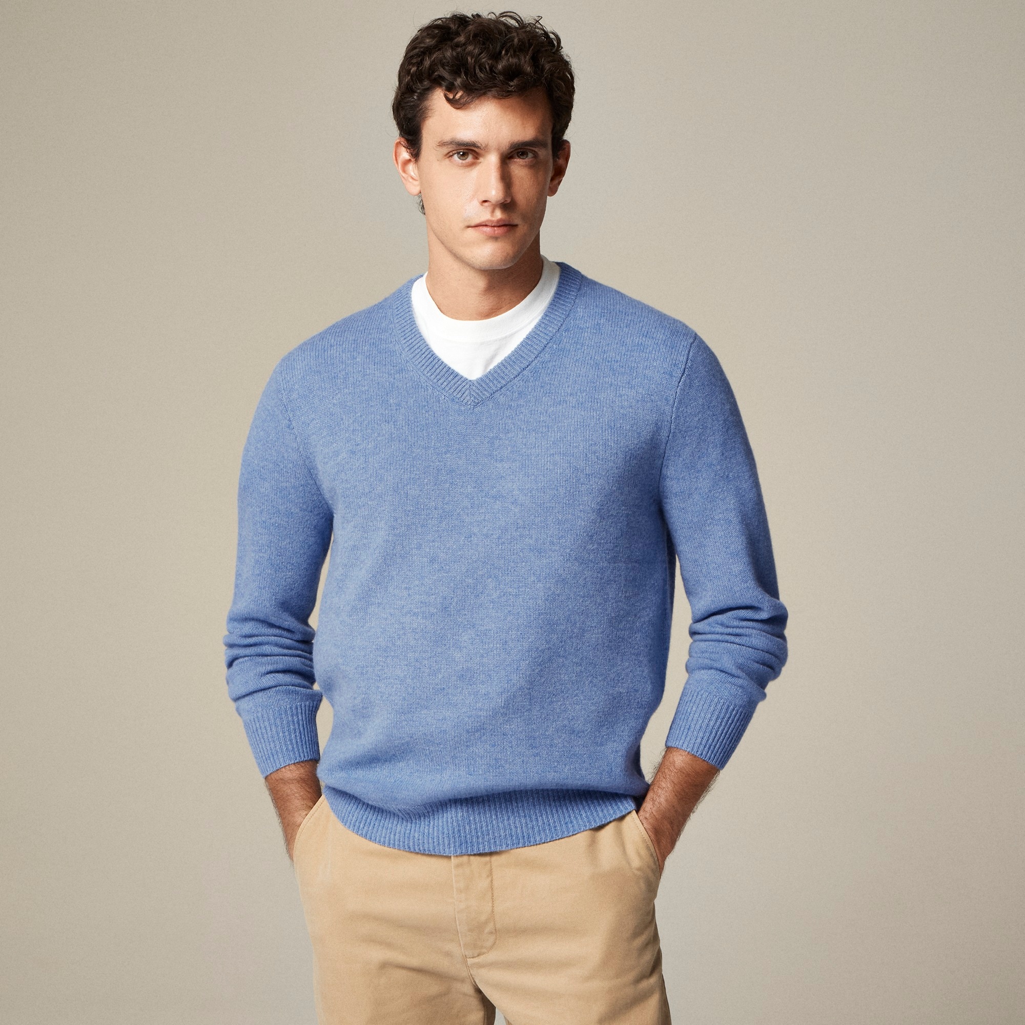  Relaxed midweight cashmere V-neck sweater