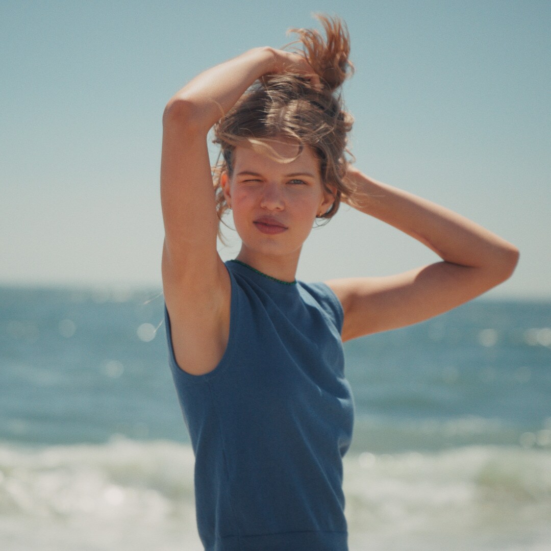 Featherweight cashmere-blend cropped sweater shell