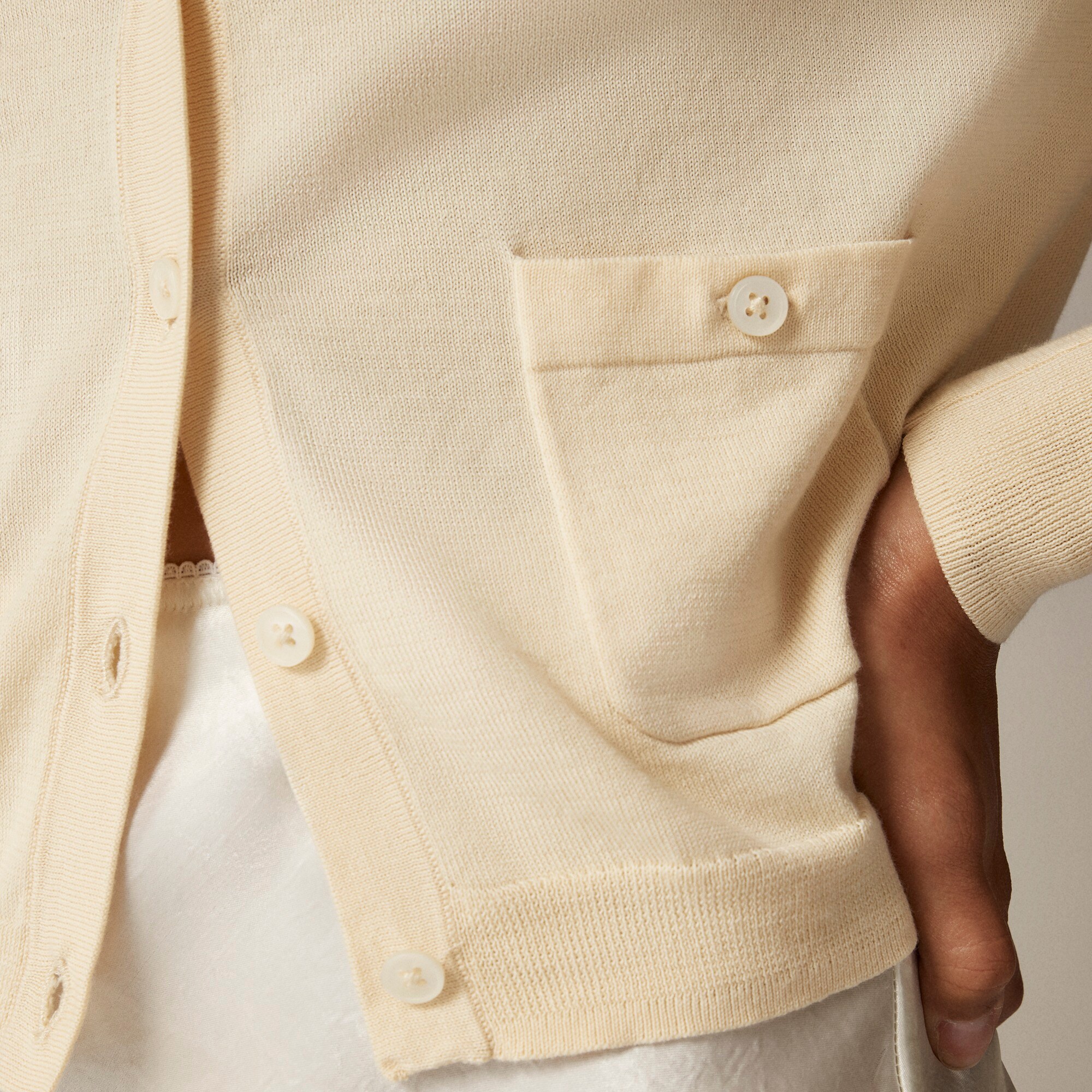 Crewneck cardigan in premium ultrafine cotton