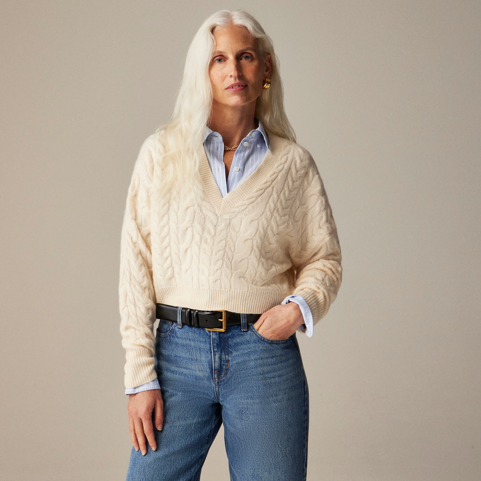 Cashmere cropped cable-knit V-neck sweater