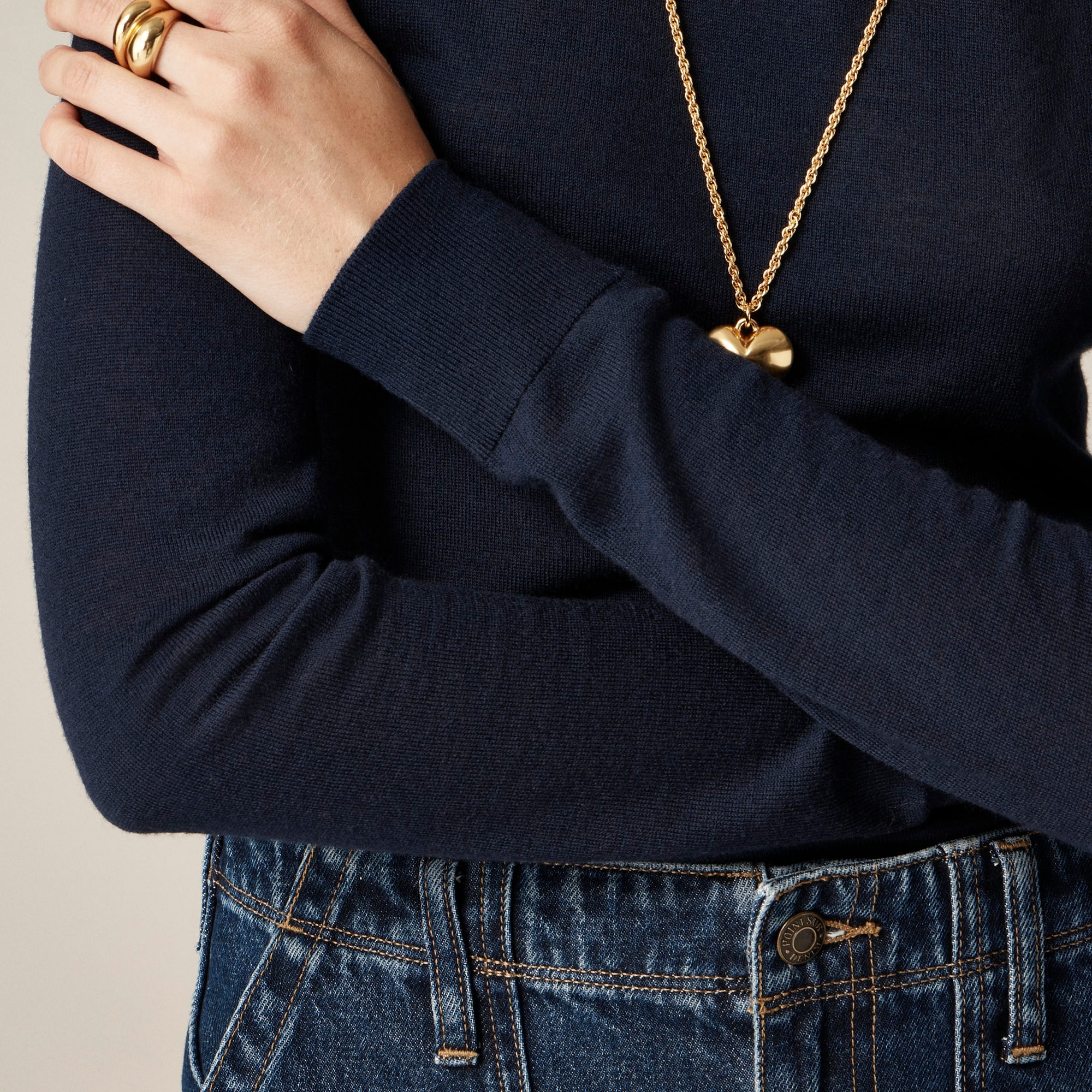 Carolyn fitted crewneck sweater in merino wool