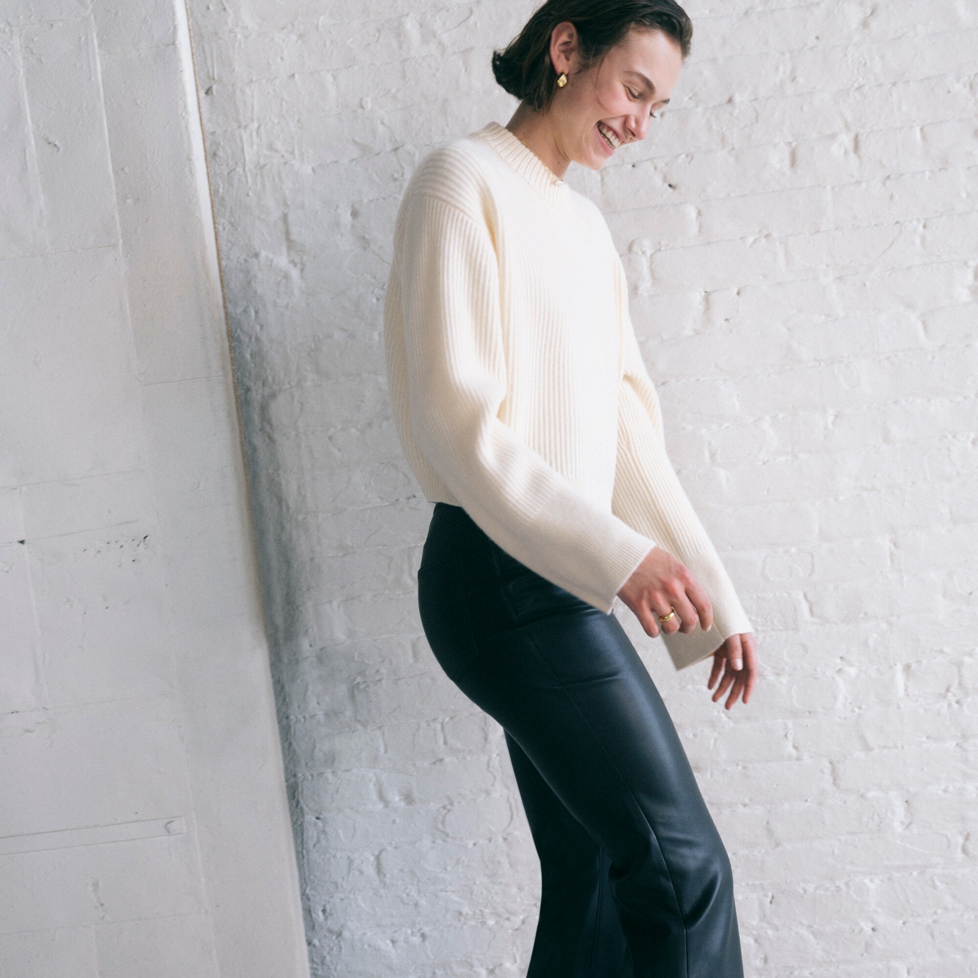 Ribbed cashmere cropped crewneck sweater