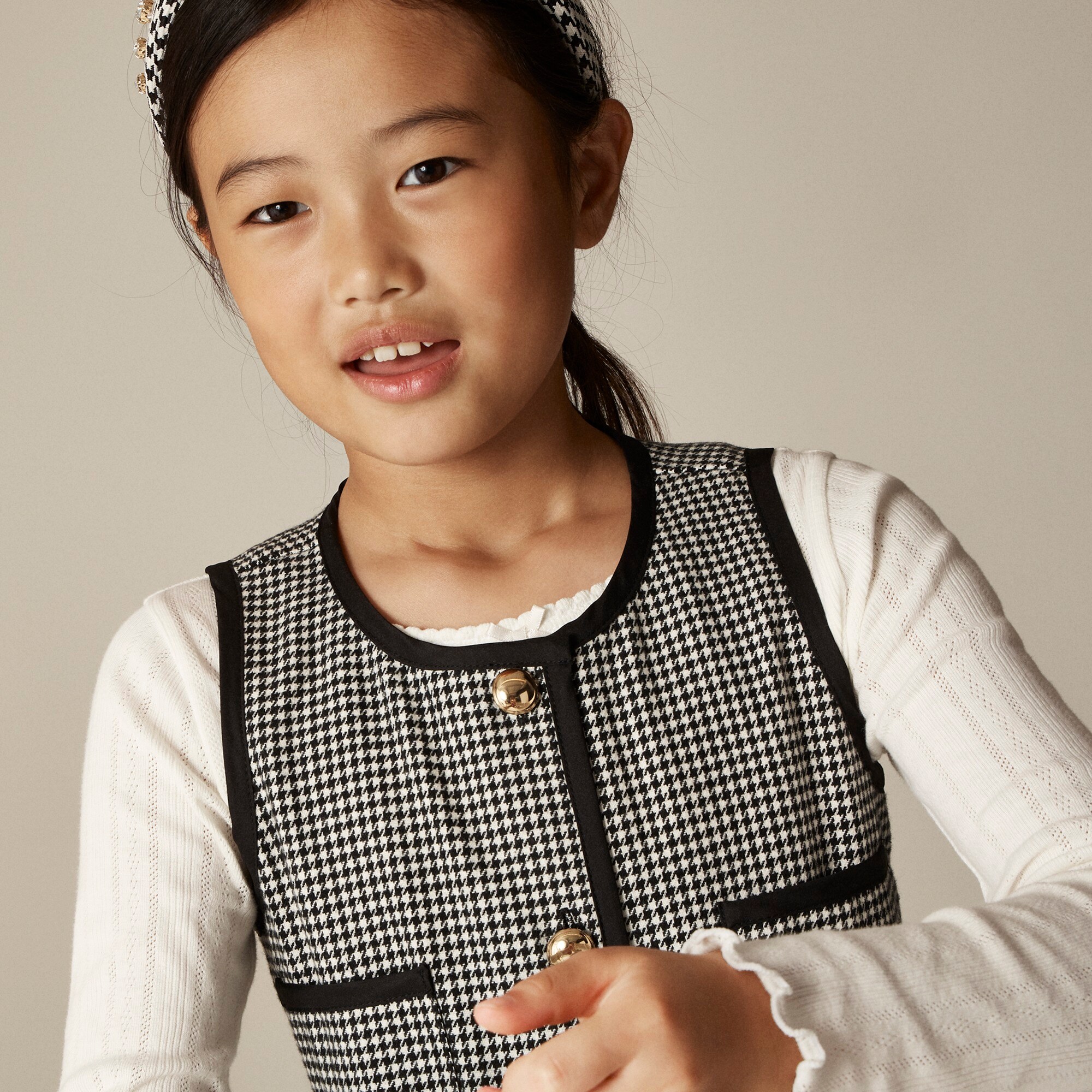 Girls' patch-pocket dress in houndstooth