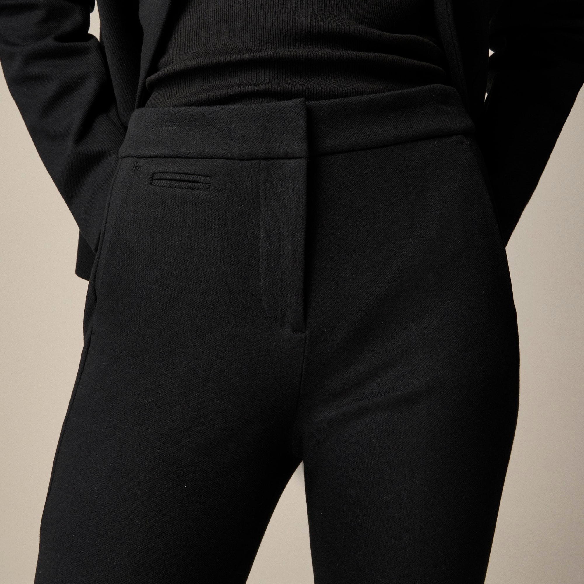 Going-out slim pant in stretch twill