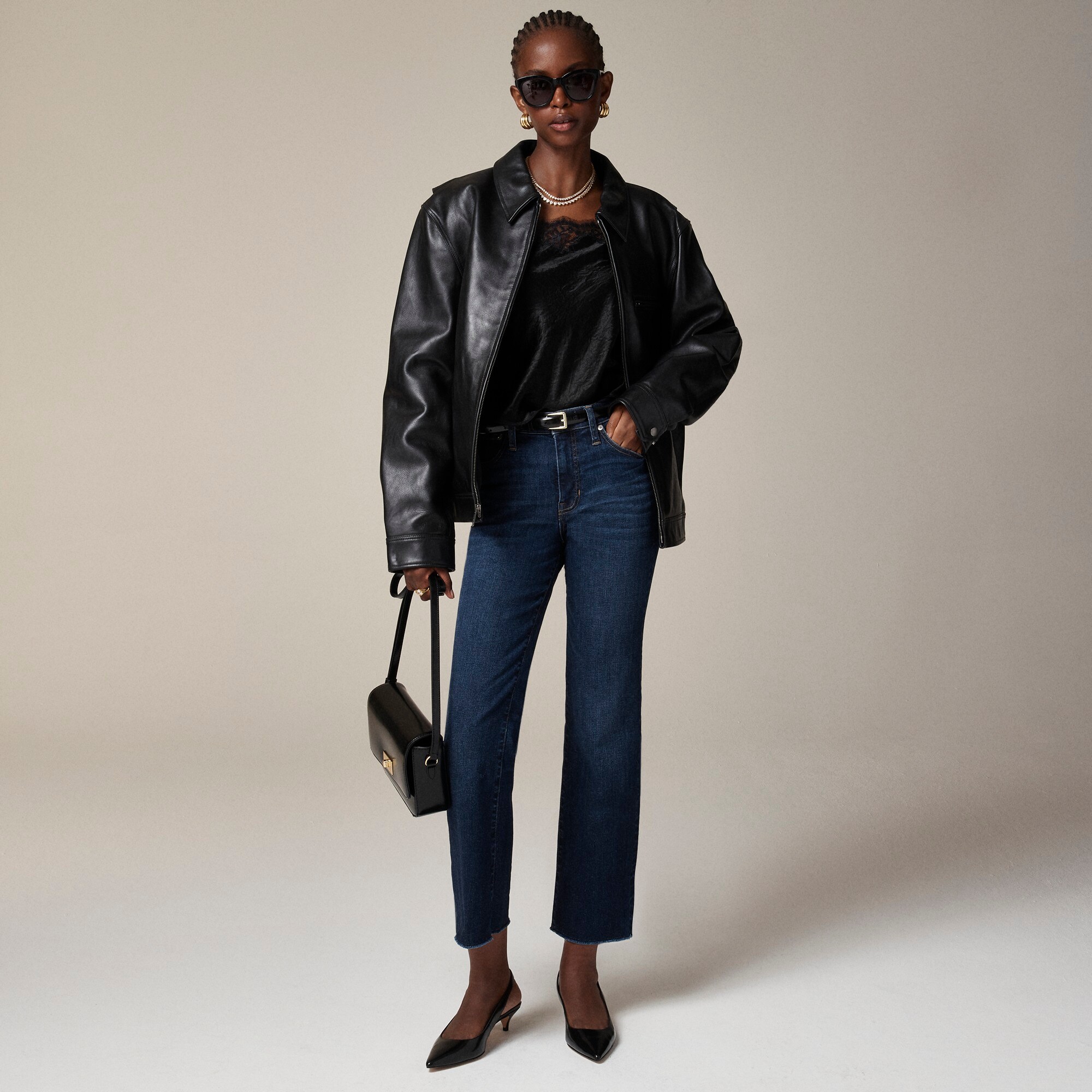 Mid-rise kickout jean