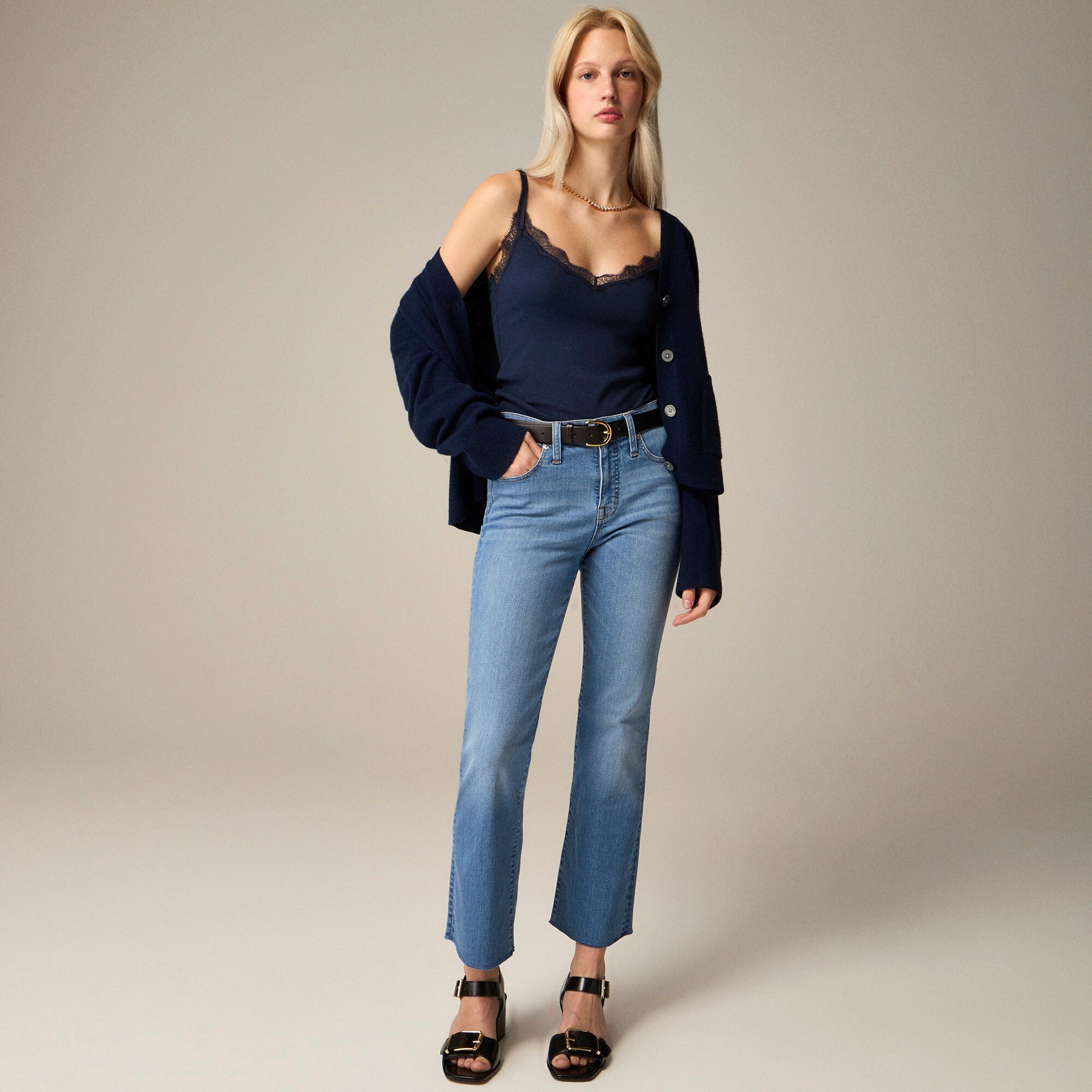 Mid-rise cropped kickout jean in 2003 super-stretch