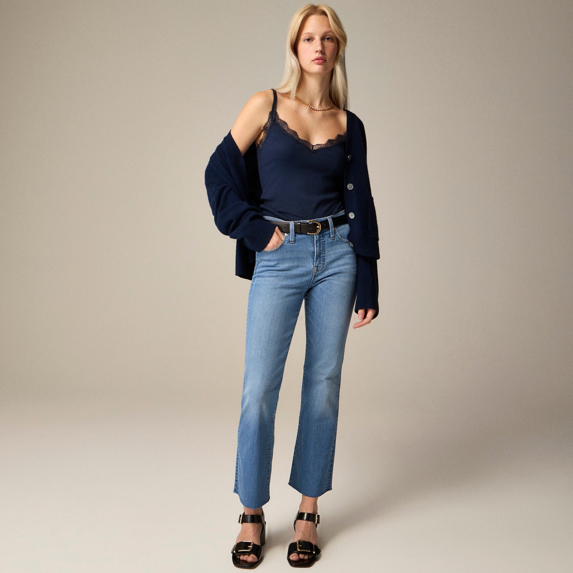 Mid-rise cropped kickout jean in 2003 super-stretch