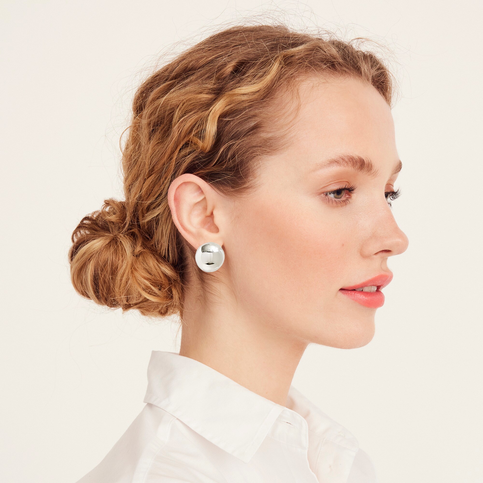 Bauble circle stud earrings