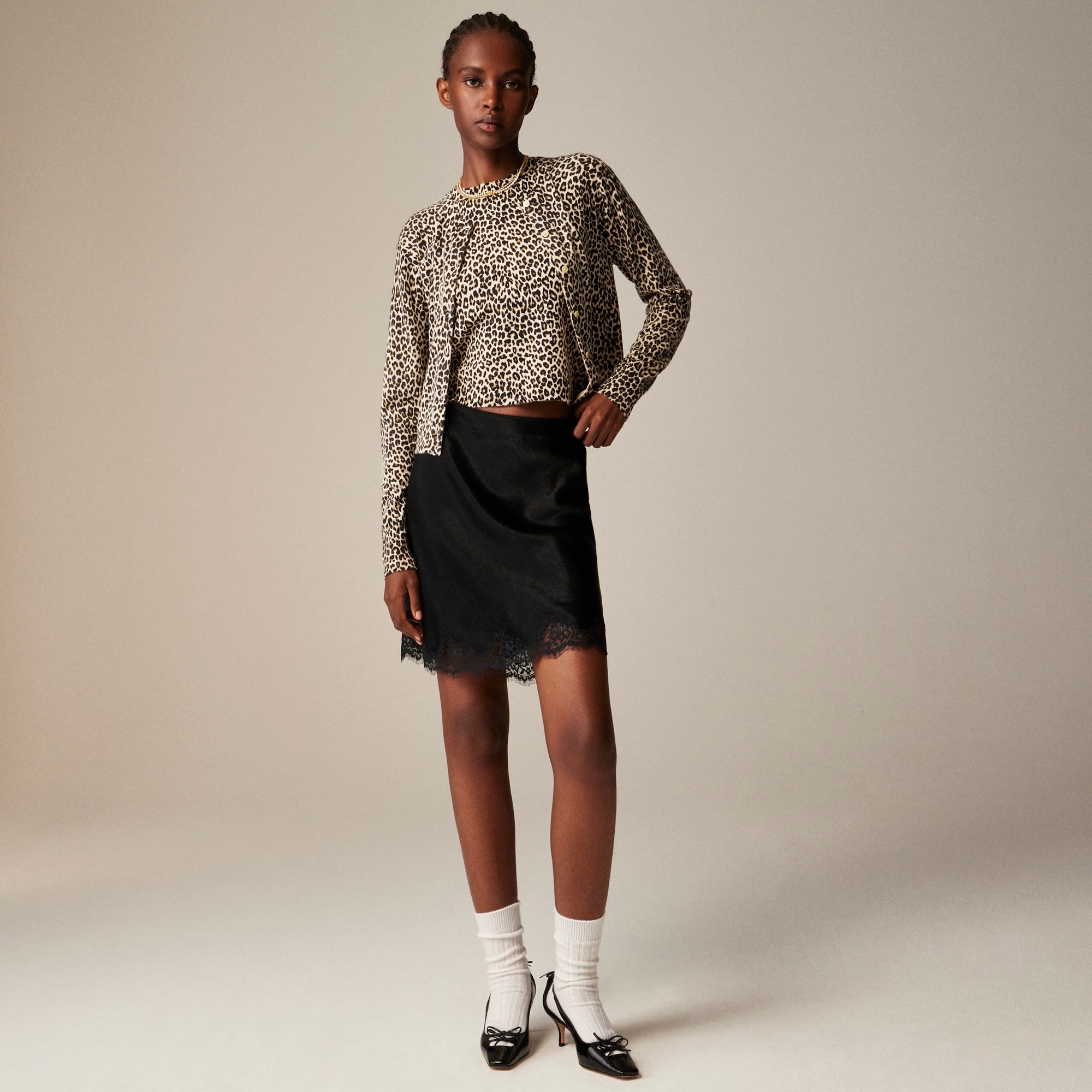 Featherweight cashmere shrunken cardigan in leopard print