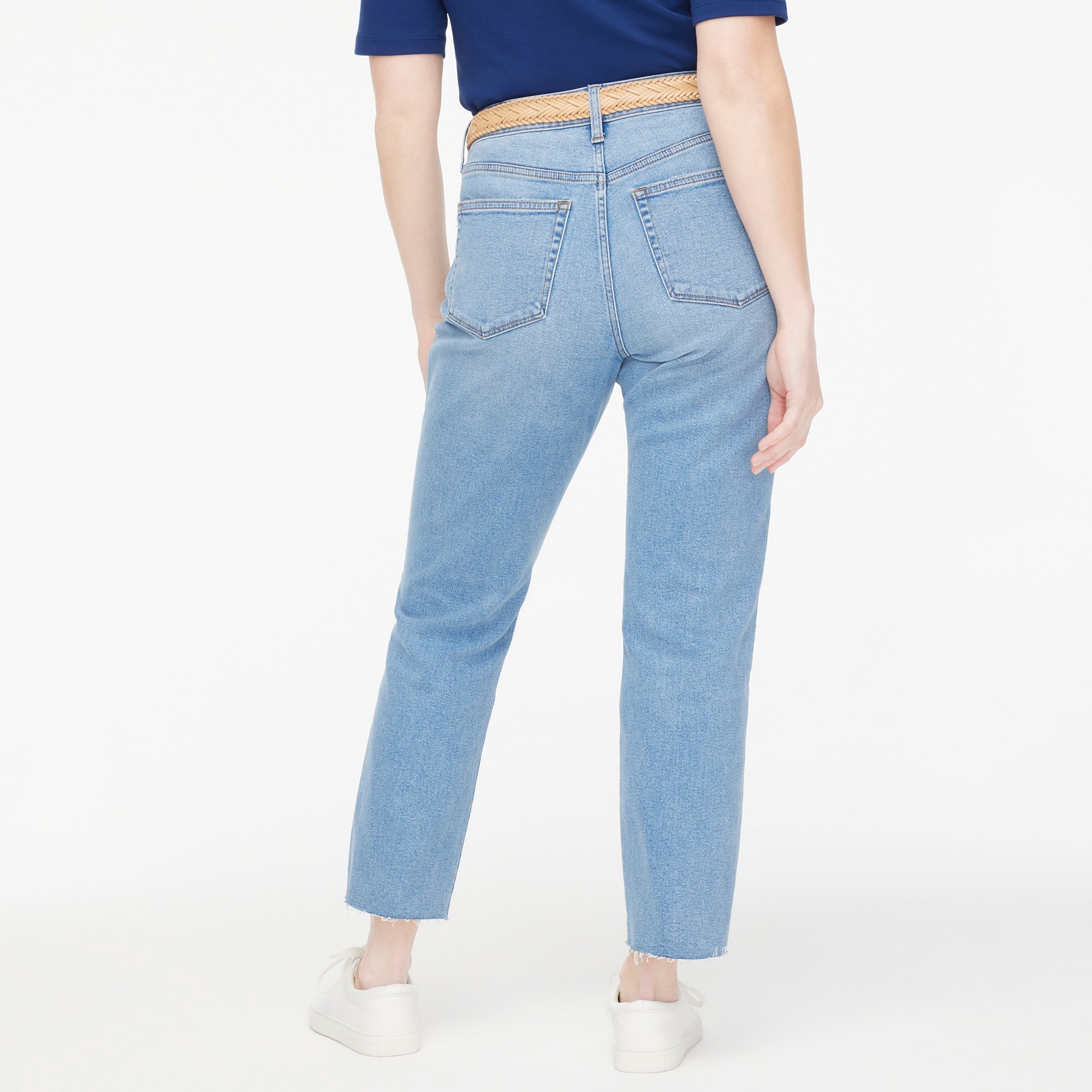 Curvy essential straight jean in all-day stretch