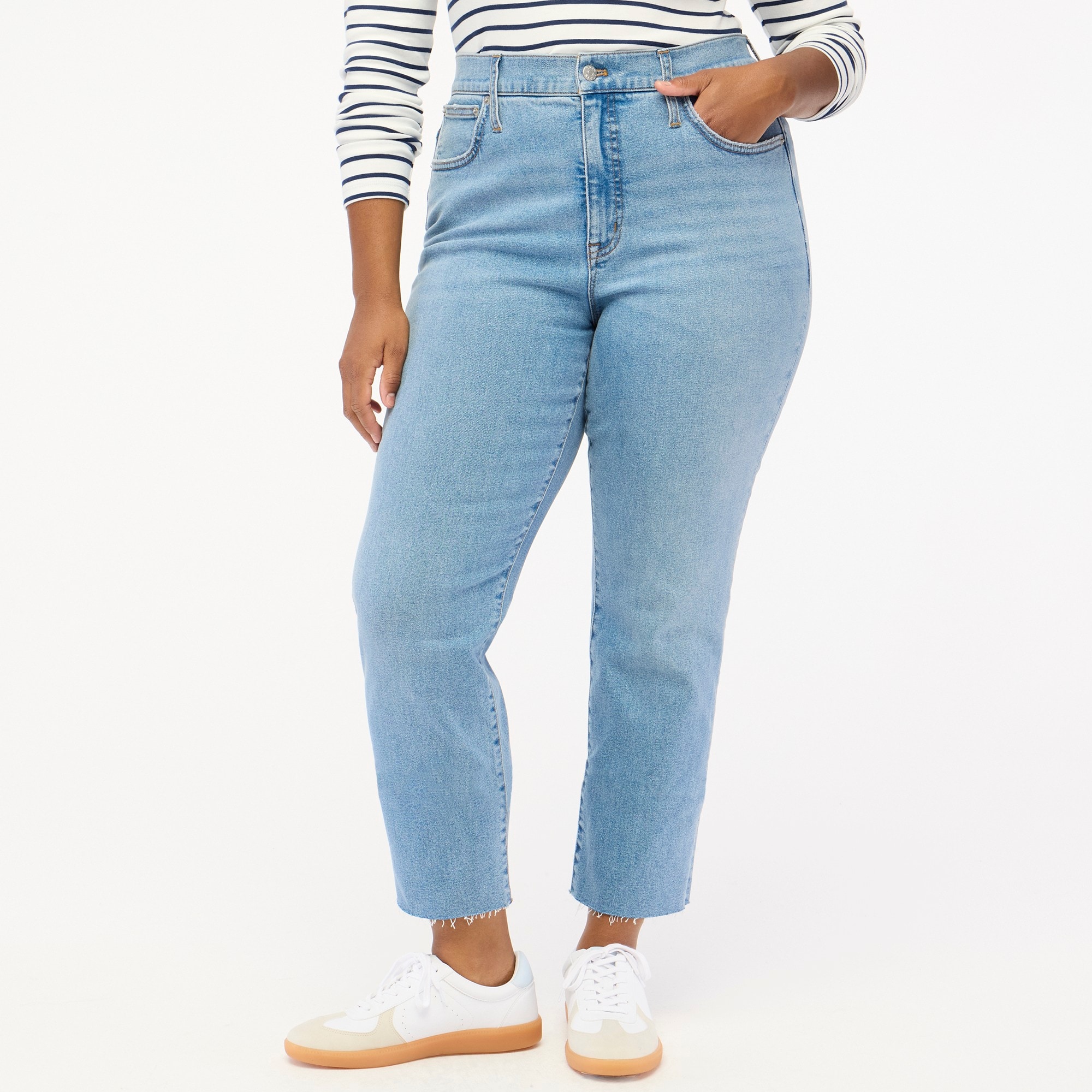 Curvy essential straight jean in all-day stretch