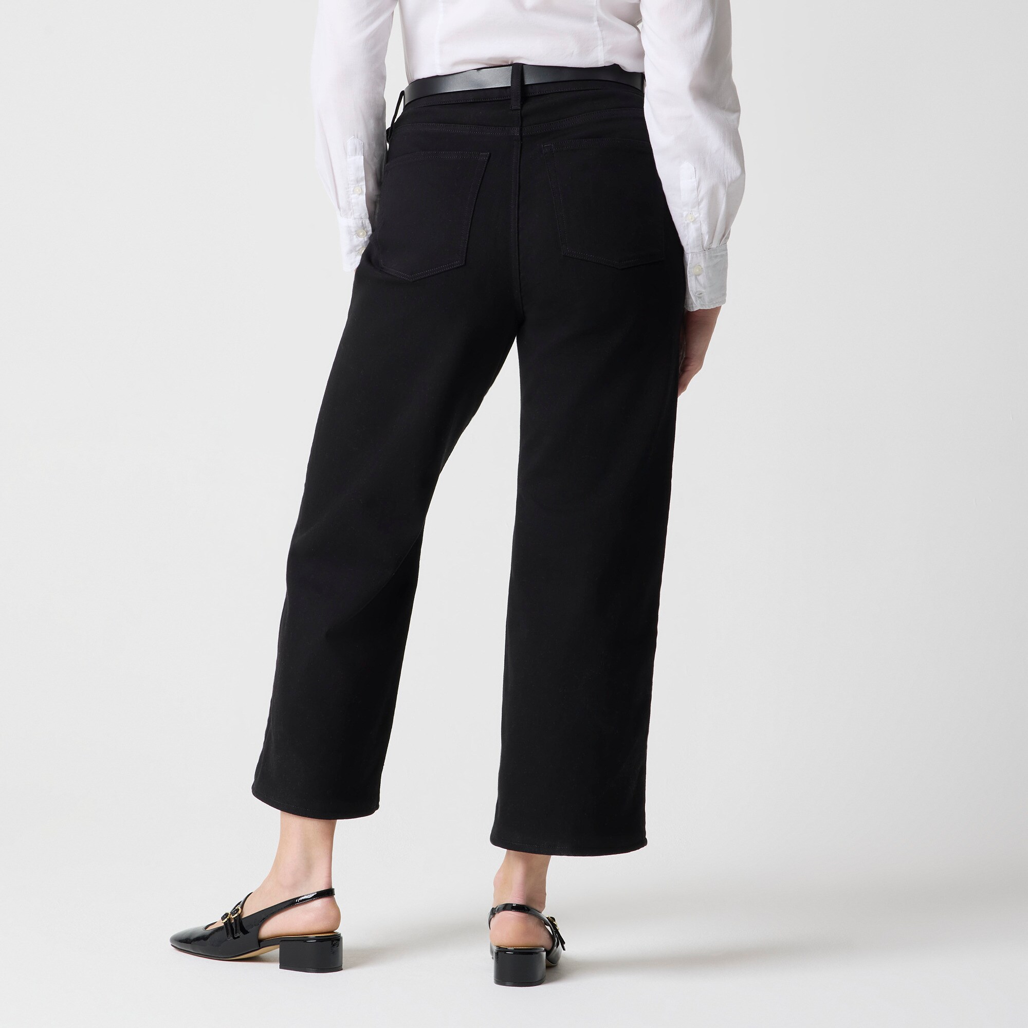 Curvy mid-rise flare crop jean in signature stretch