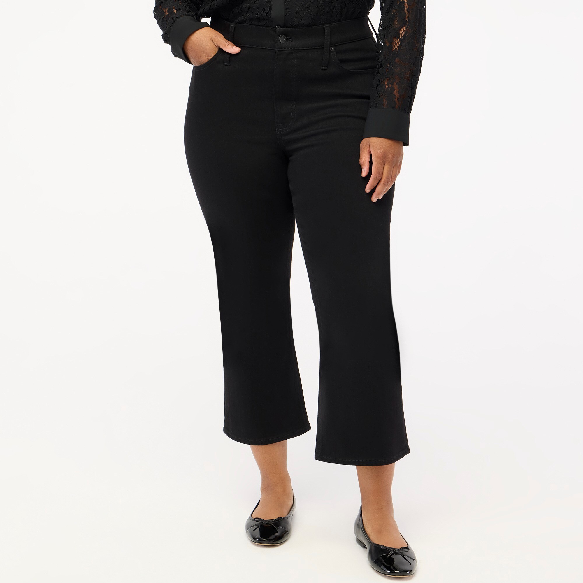Curvy mid-rise flare crop jean in signature stretch