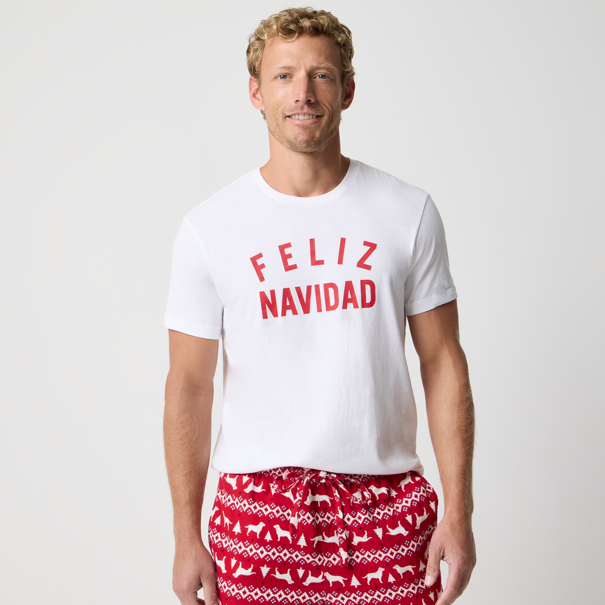 "Feliz Navidad" graphic tee
