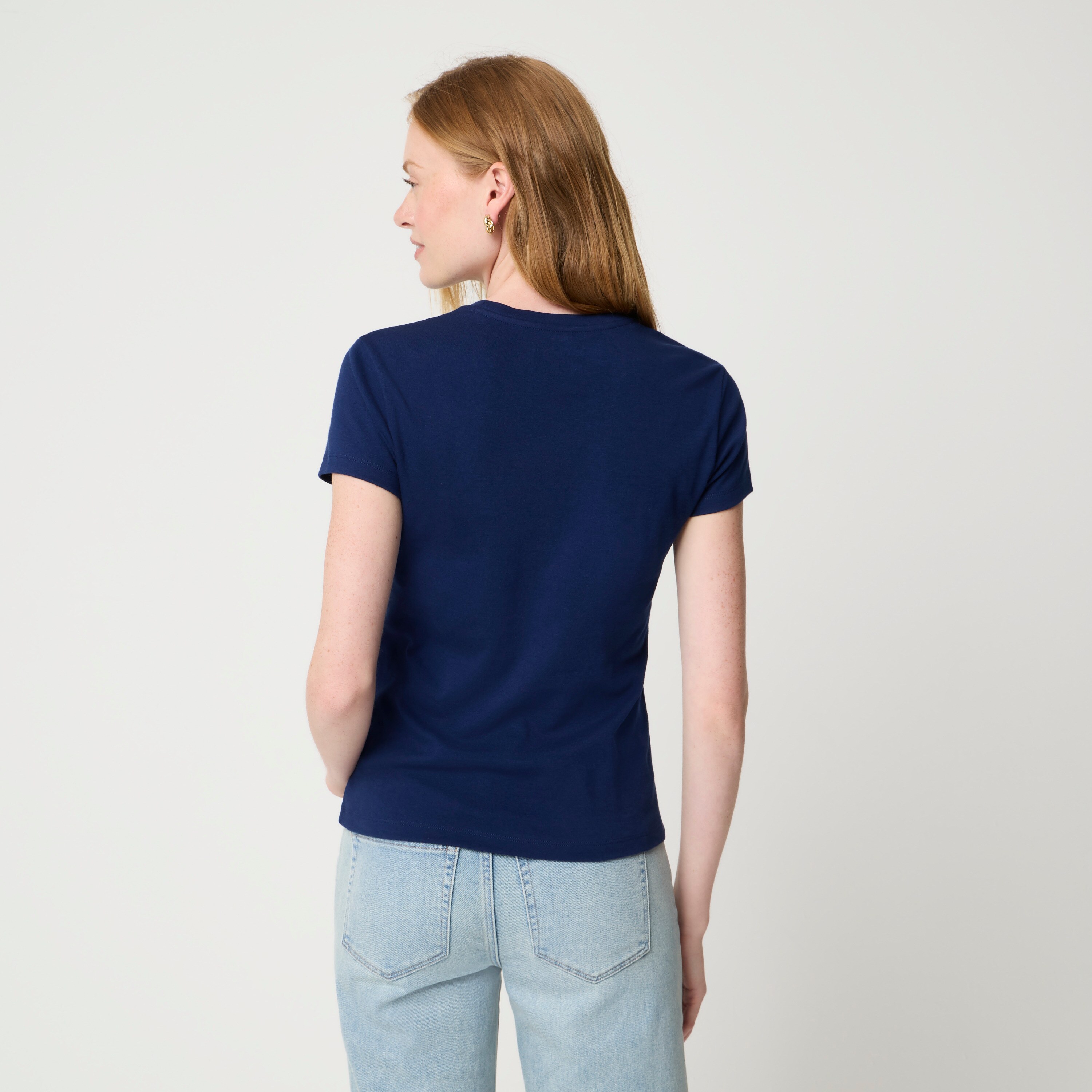 100% cotton Essential crewneck tee