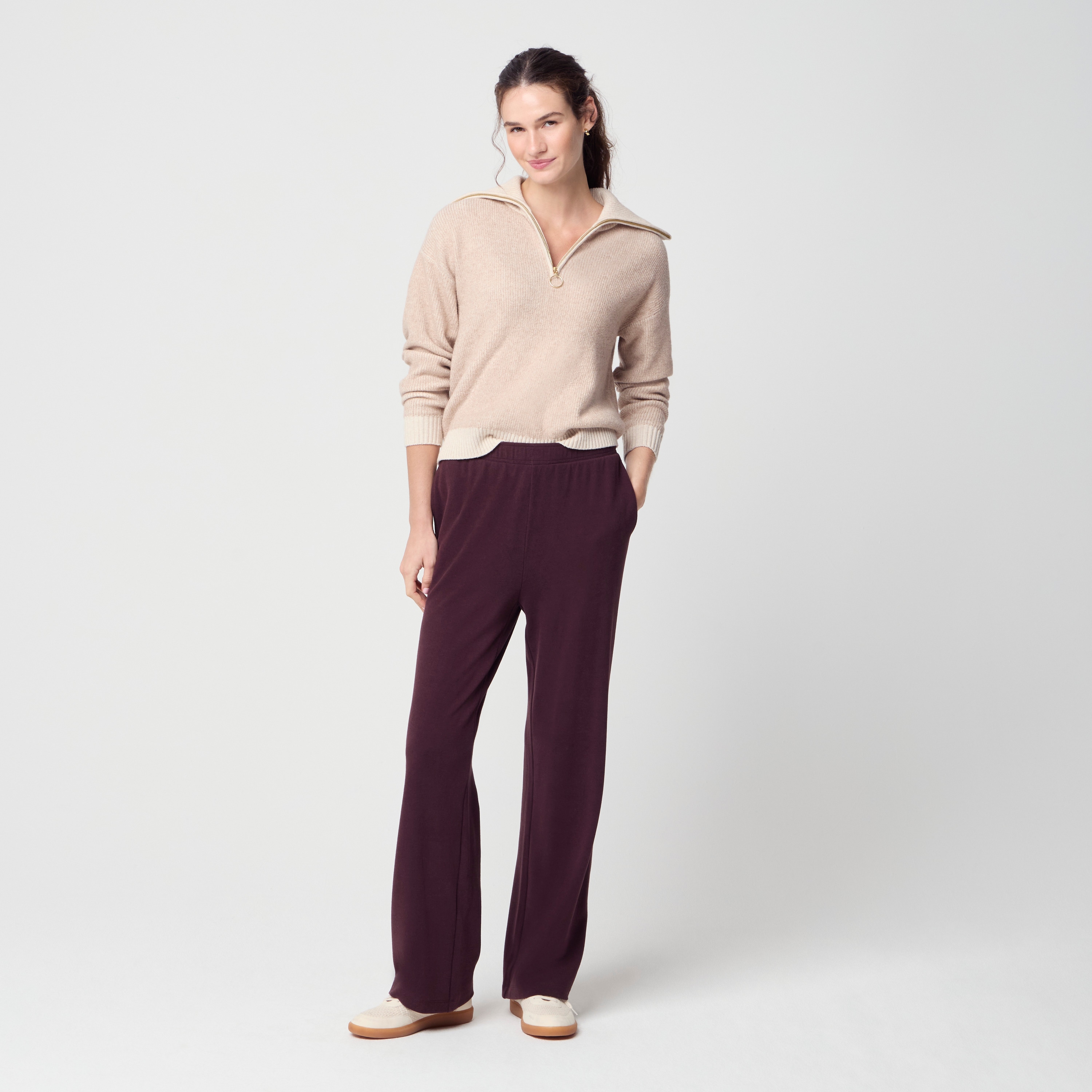 Straight-leg sweatpant cloudspun yarn