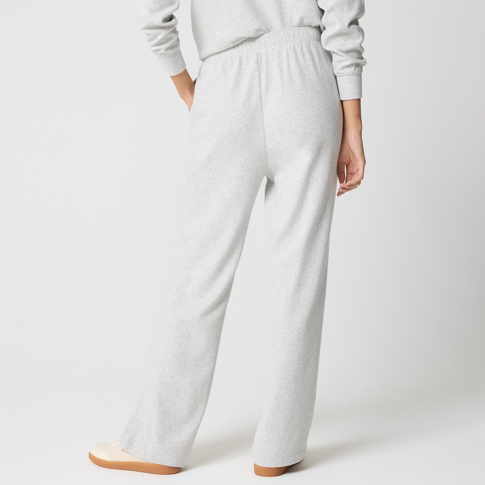 Straight-leg sweatpant in cloudspun yarn