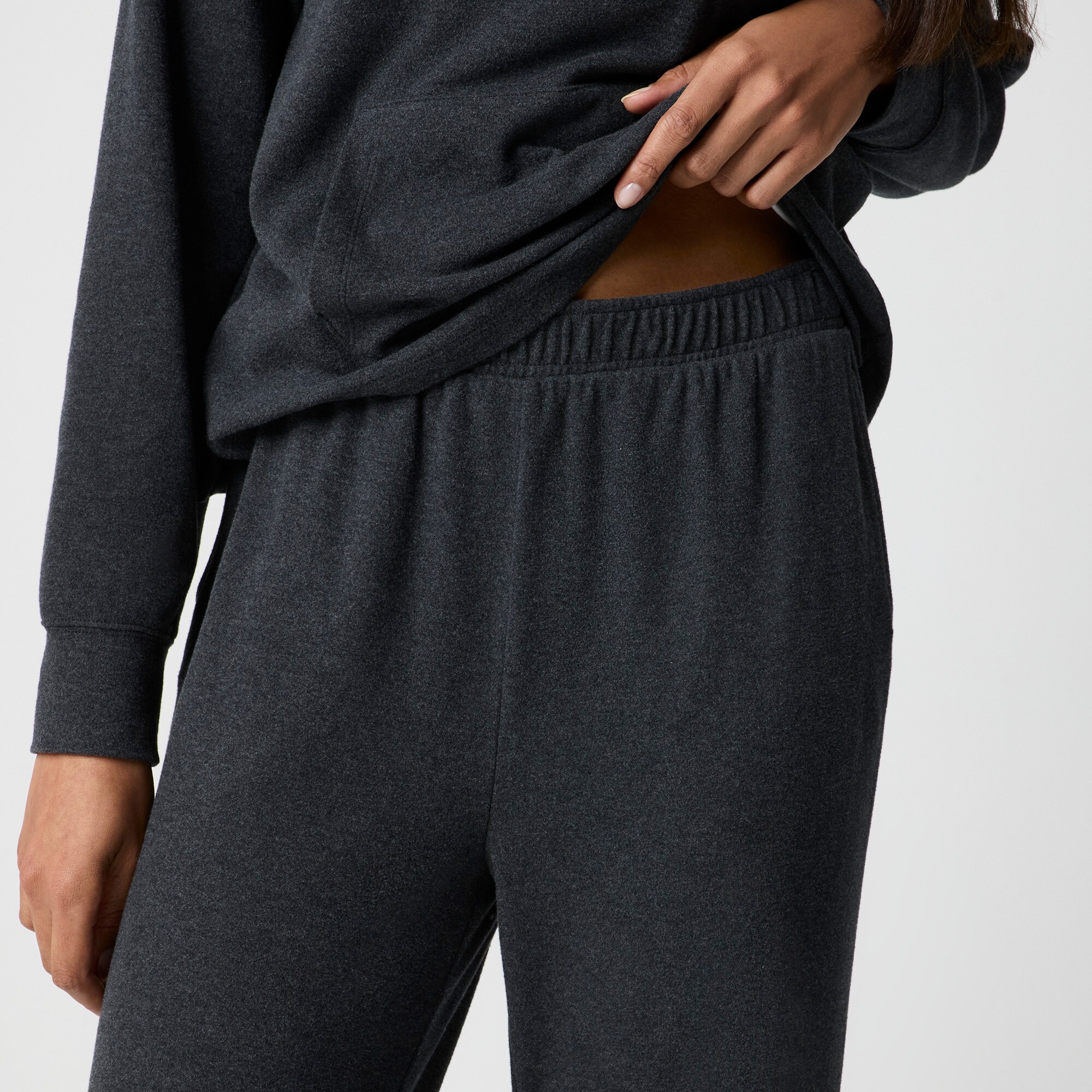 Straight-leg sweatpant in cloudspun yarn