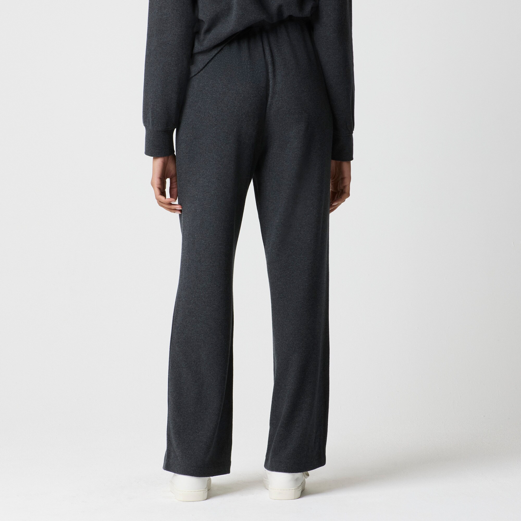 Straight-leg sweatpant in cloudspun yarn