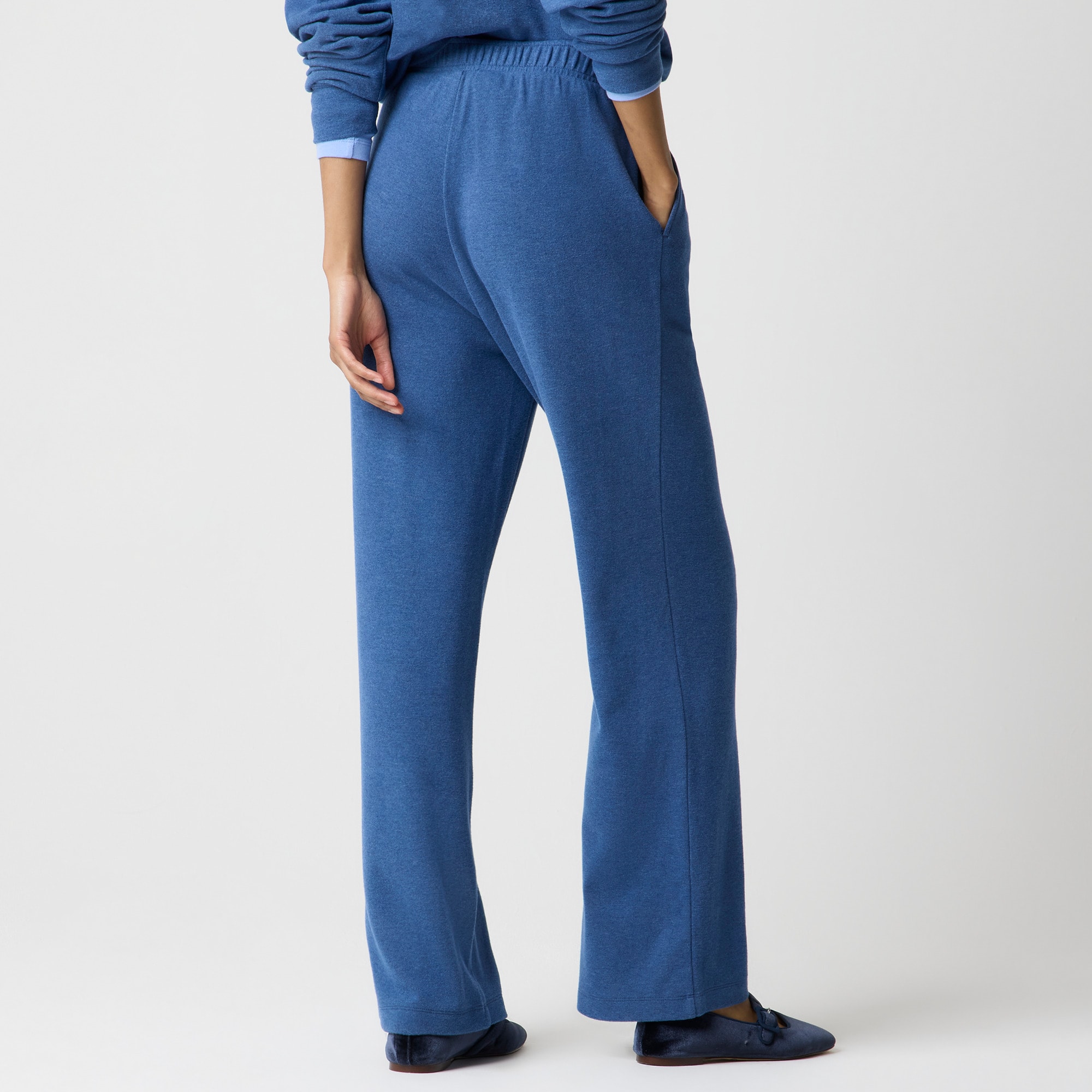 Straight-leg sweatpant cloudspun yarn