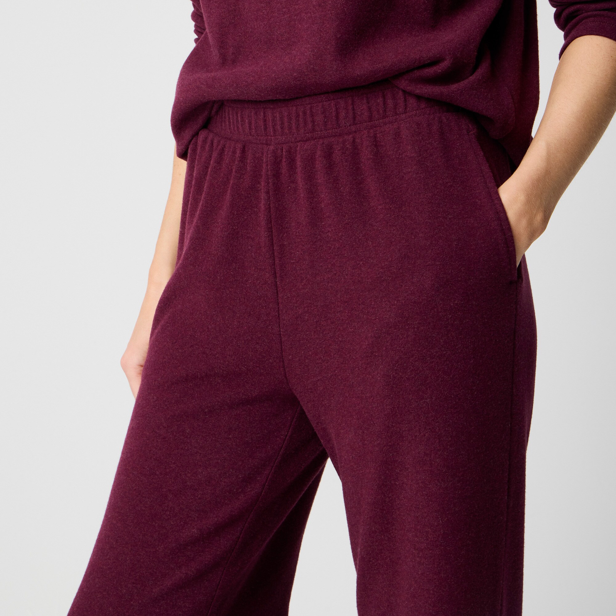 Straight-leg sweatpant in cloudspun yarn
