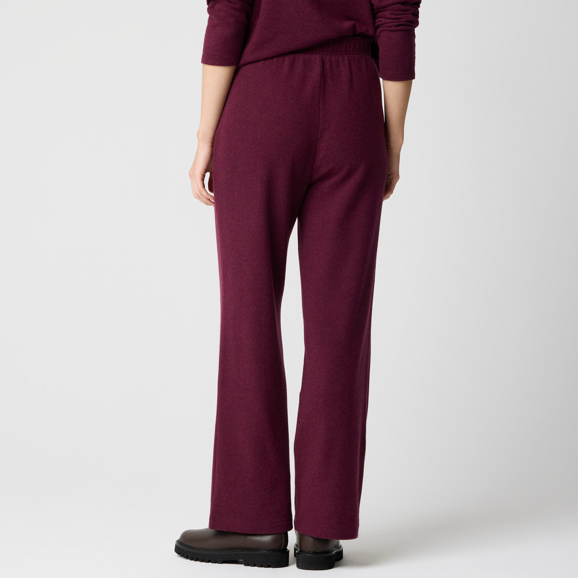 Straight-leg sweatpant in cloudspun yarn