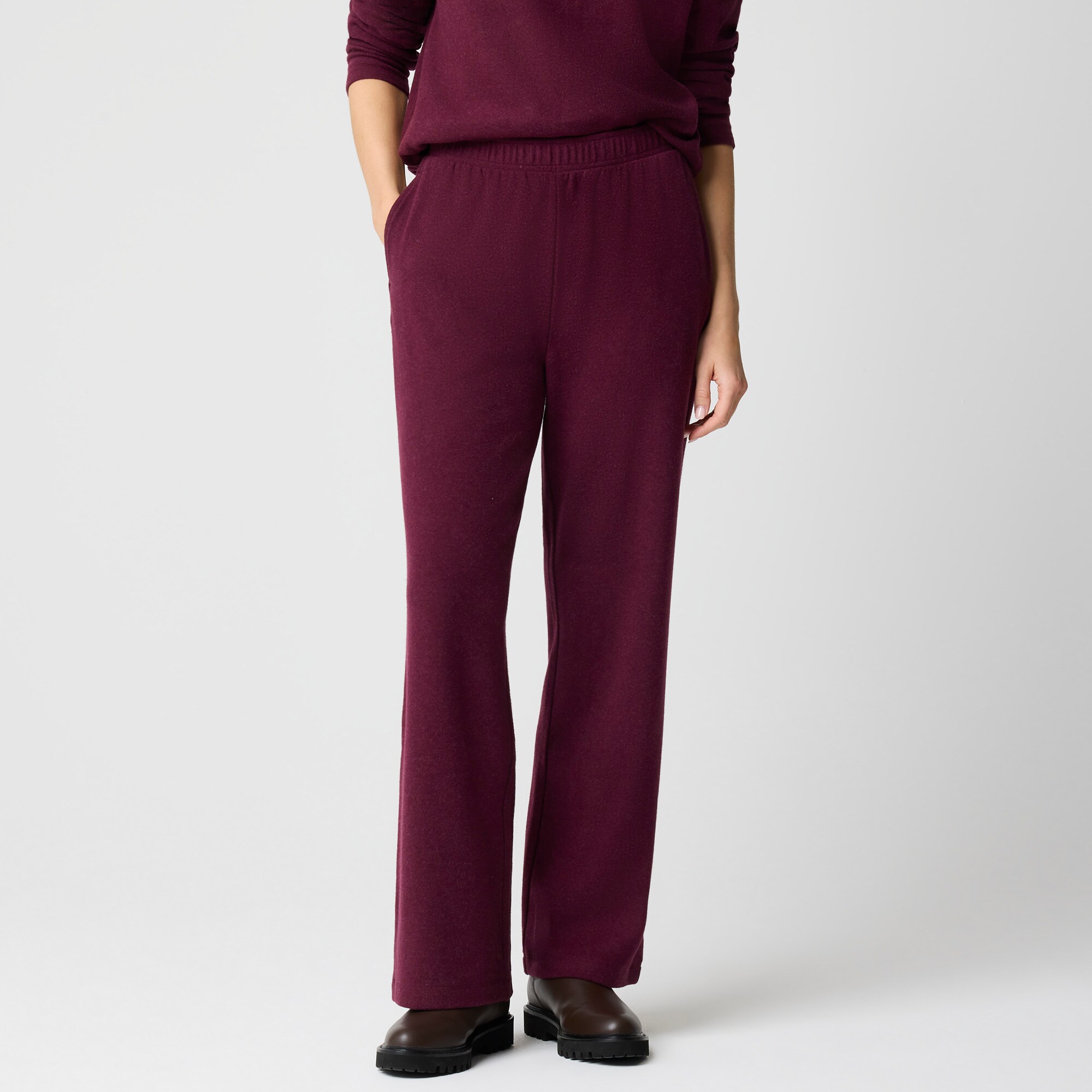 Straight-leg sweatpant in cloudspun yarn