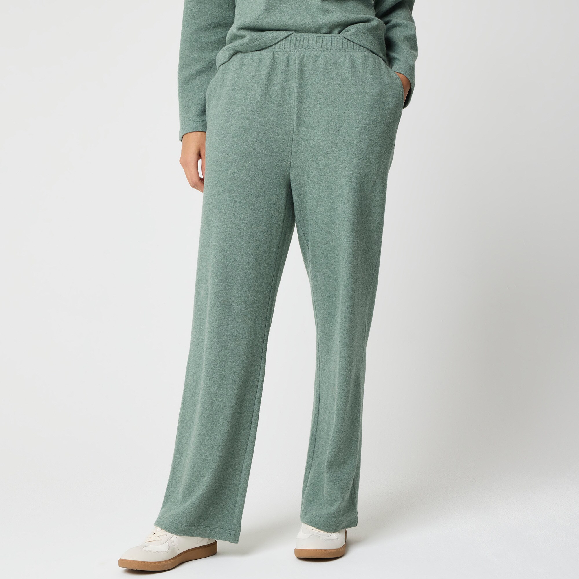 womens Straight-leg sweatpant in cloudspun yarn