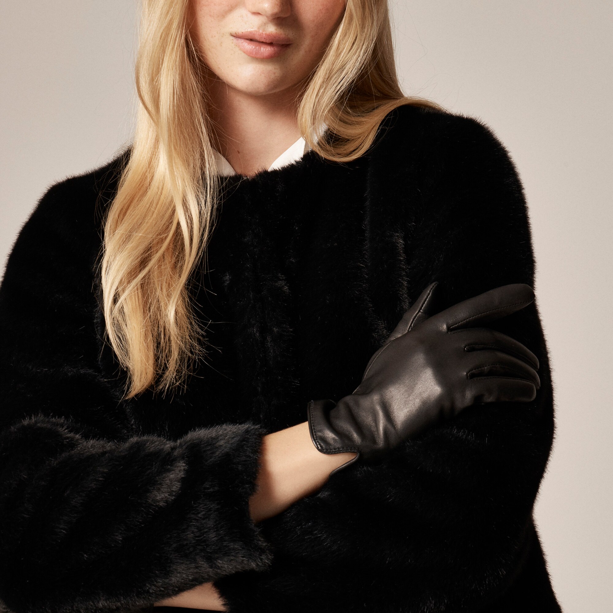 Leather touch-tech gloves